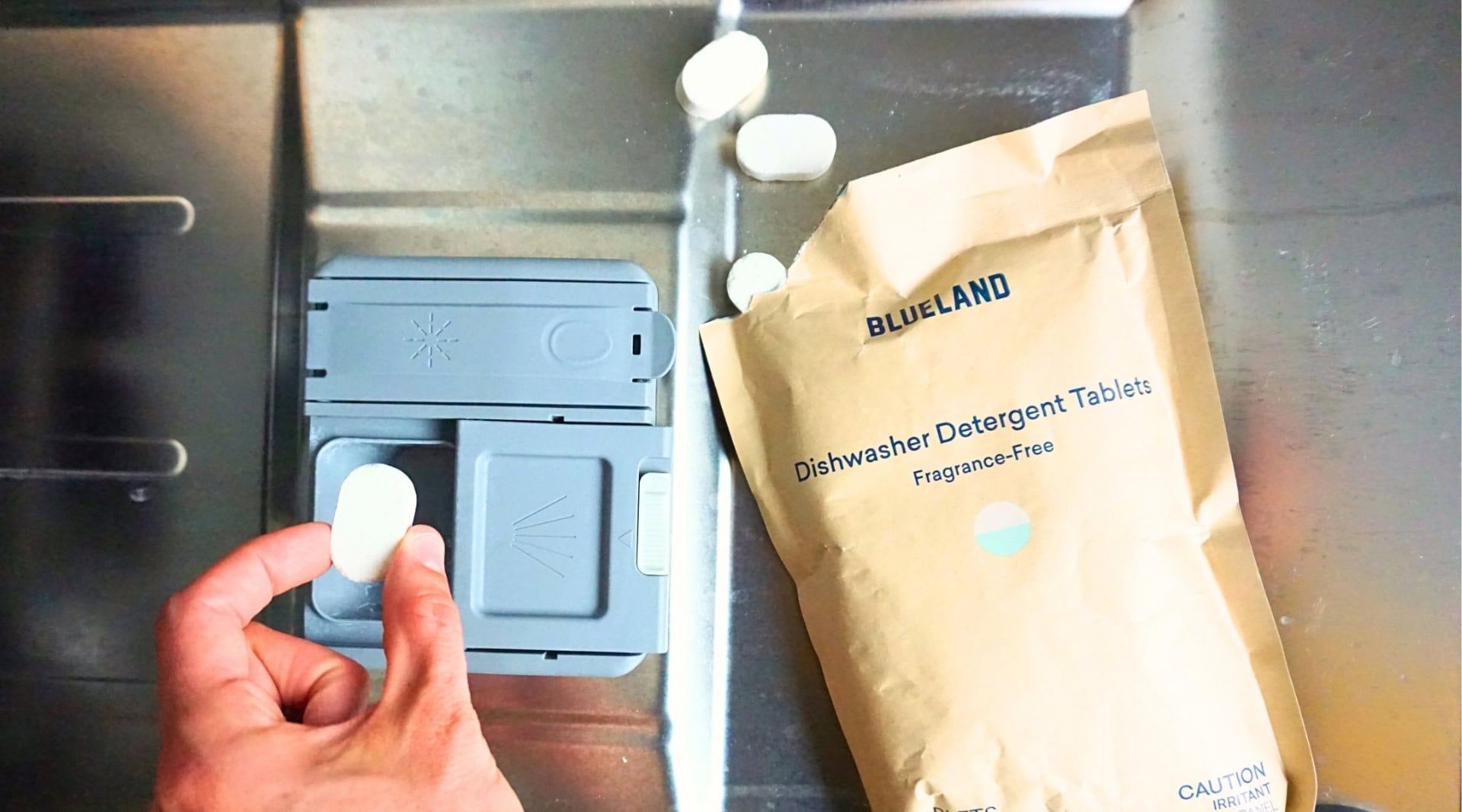 Image by Sustainable Jungle (Blueland) (eco-friendly-dishwasher-detergent)
