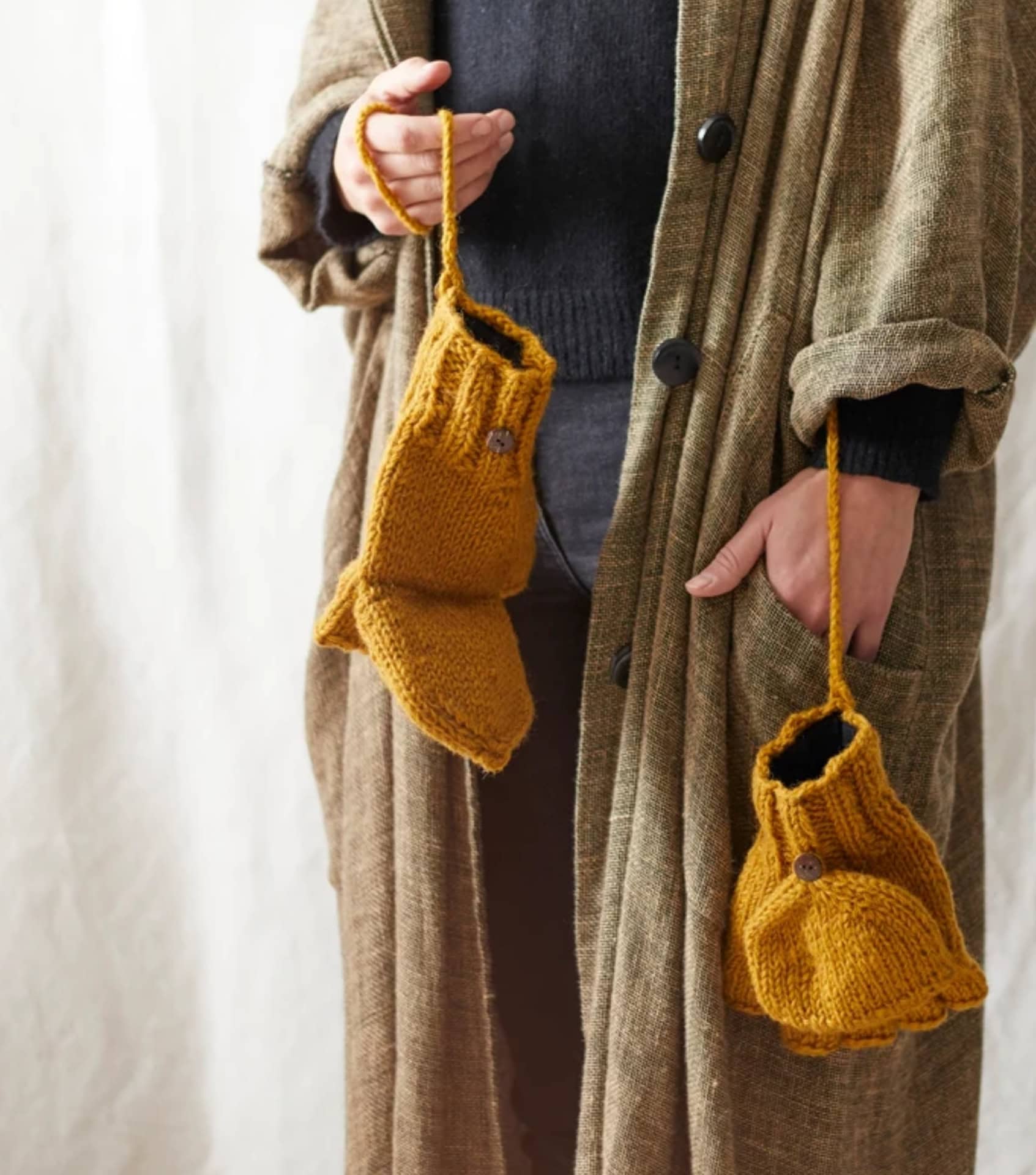Image by Aura Que (sustainable-gloves) (2)