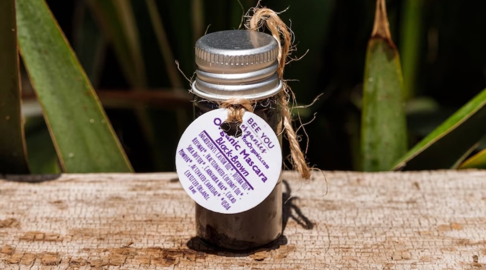 Image by Bee You Organics (zero-waste-mascara)