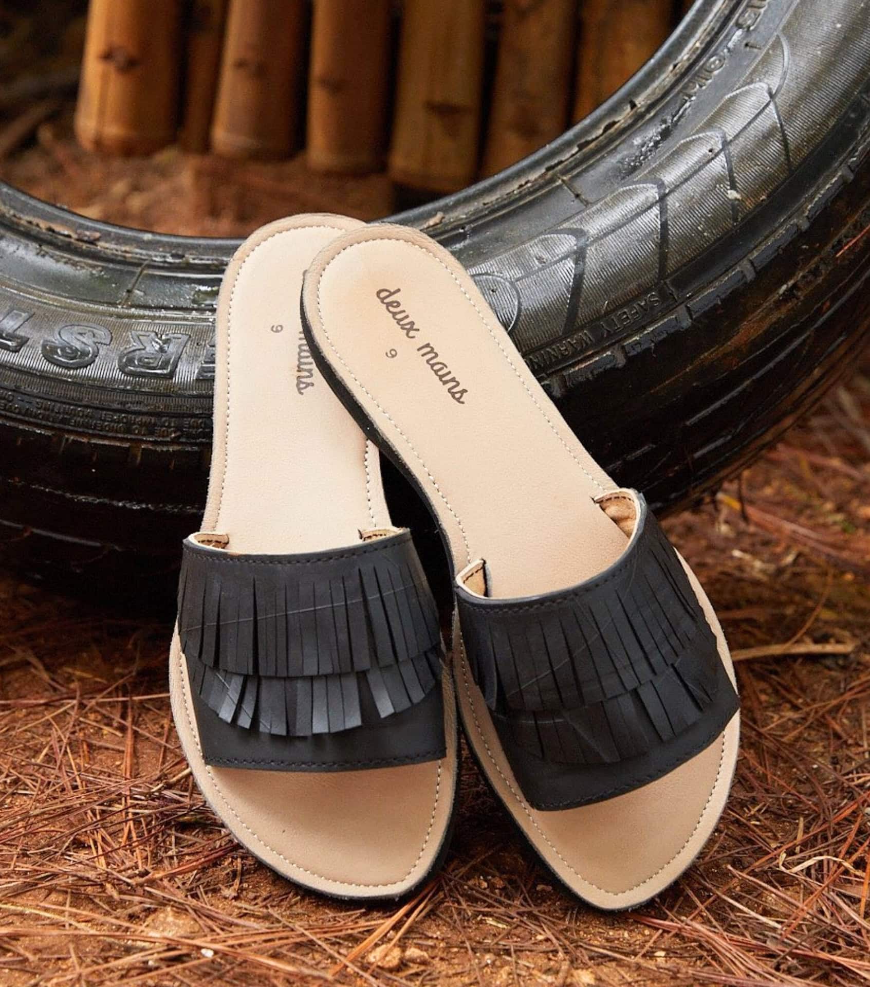 Image by Deux Mains (eco-friendly-recycled-flip-flops)