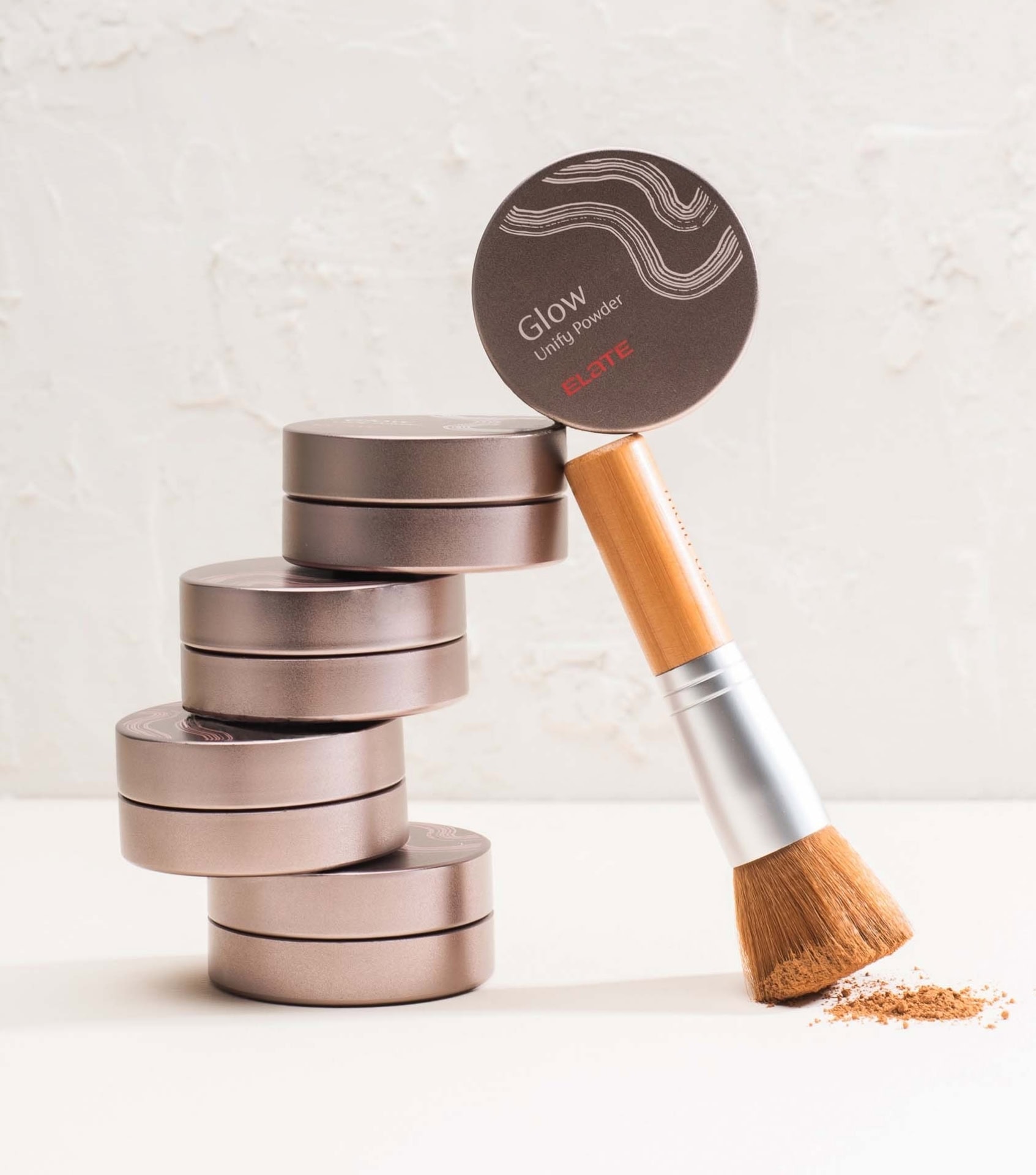Image by Elate Cosmetics (vegan-makeup-brushes)