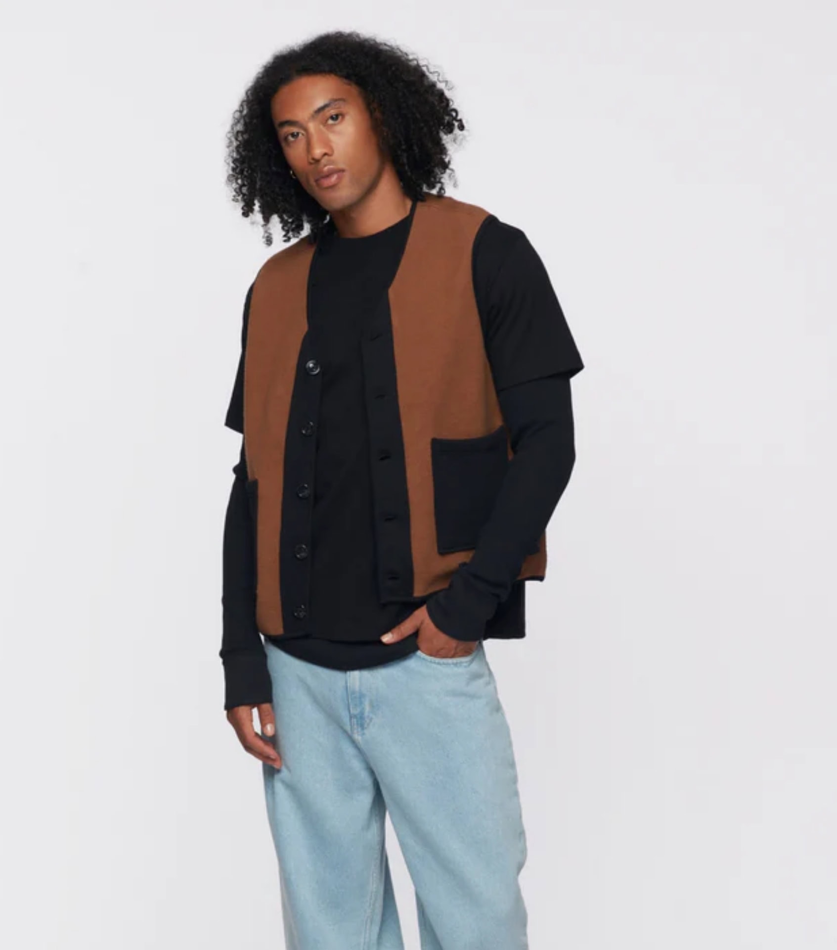 Image by Kotn (sustainable-mens-clothing) (2)