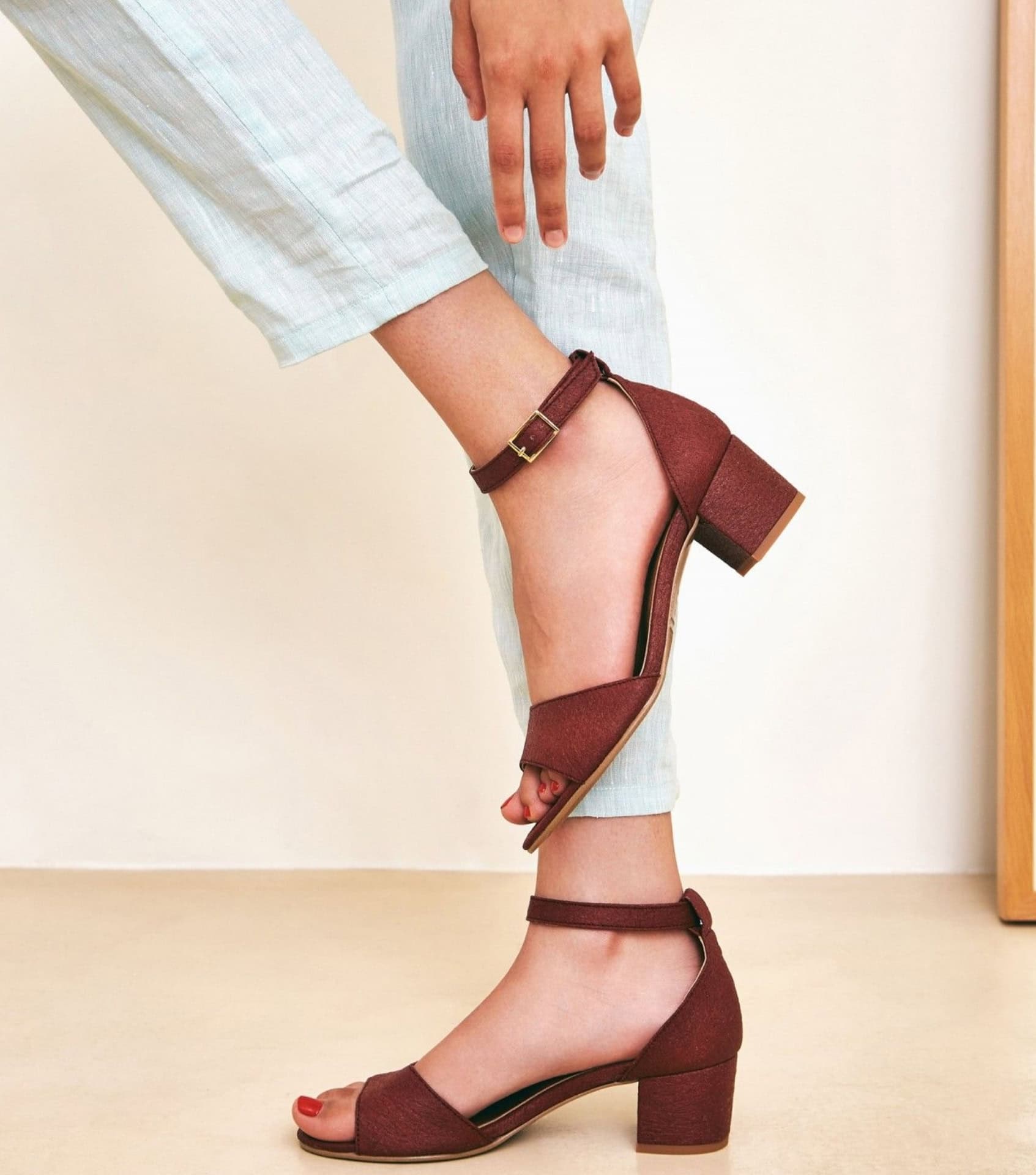 Image by NAE (sustainable-sandals) (2)