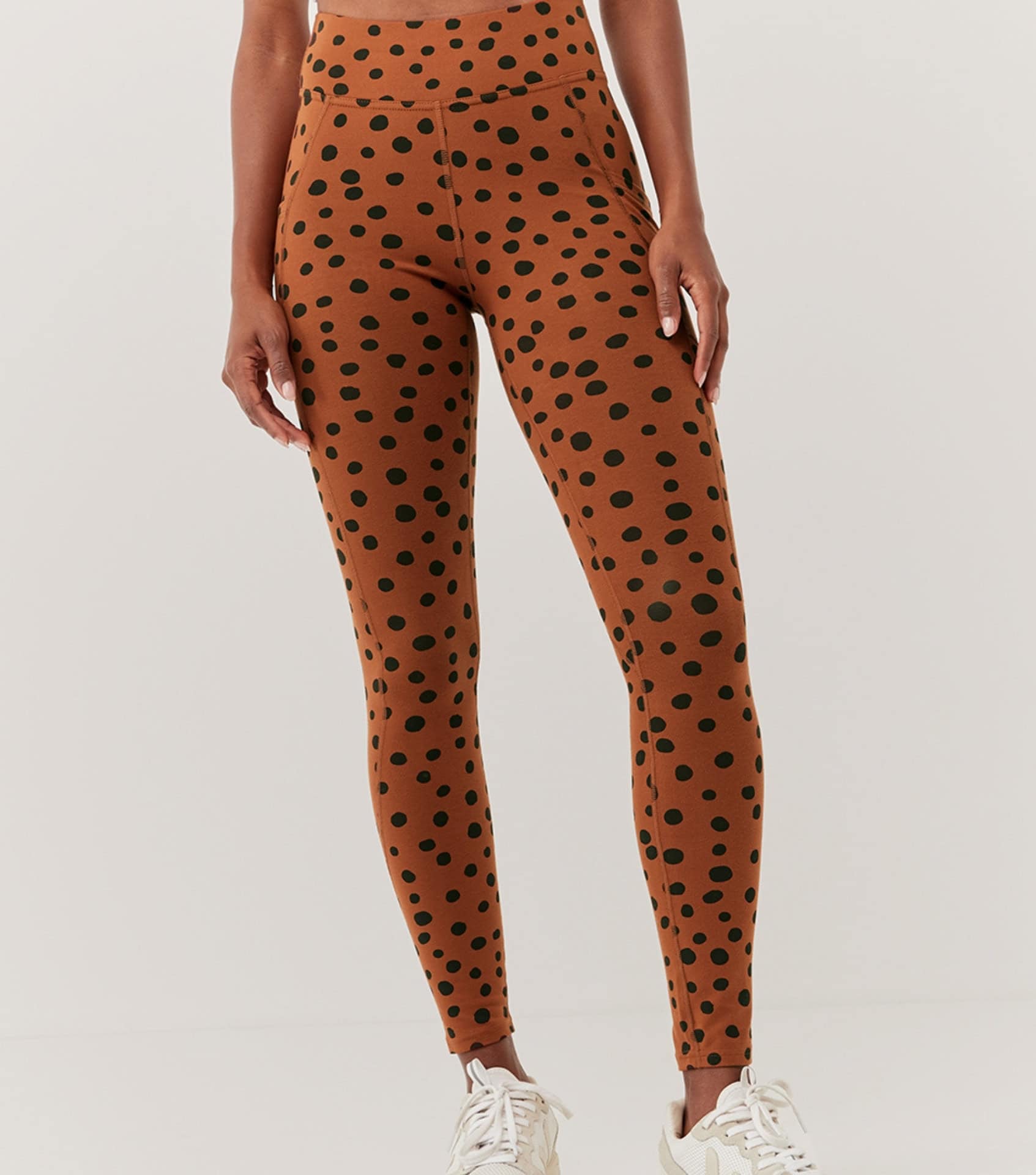 Image by Pact (sustainable-leggings) (2)