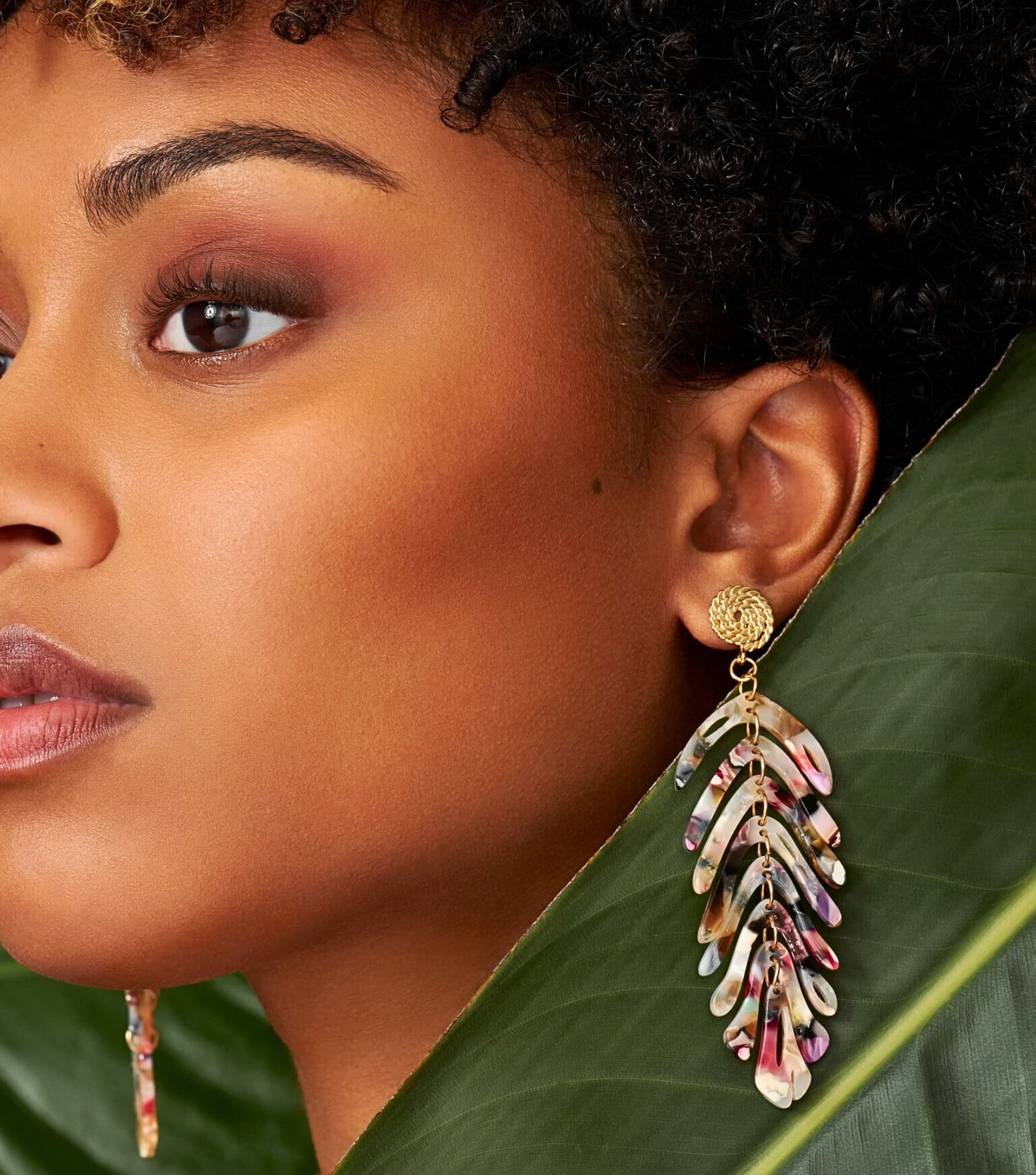 Image by Saharas Essentials (black-owned-jewelry-etsy) (2)