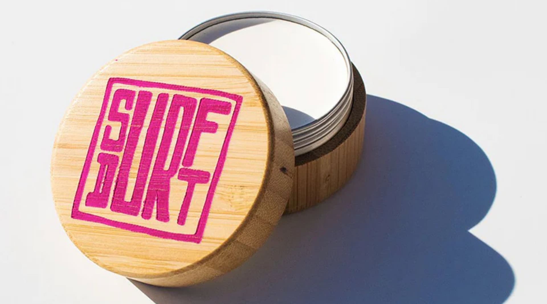 Image by SurfDurt (zero-waste-sunscreen)