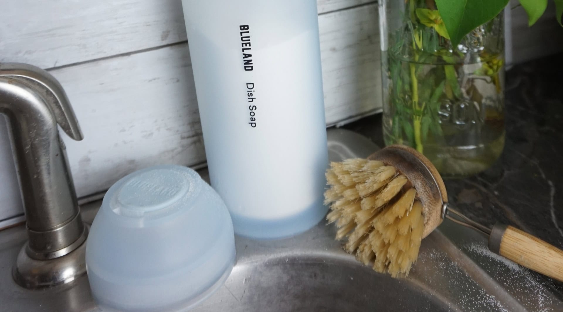 Image by Sustainable Jungle (Blueland) (zero-waste-dish-soap)