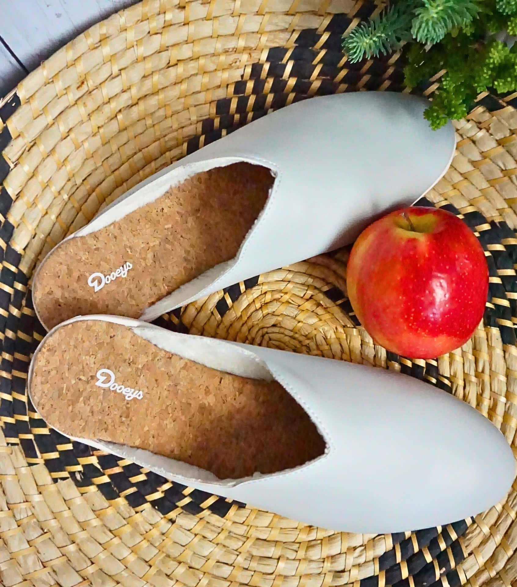 Image by Sustainable Jungle (Dooeys) (sustainable-slippers) (2)