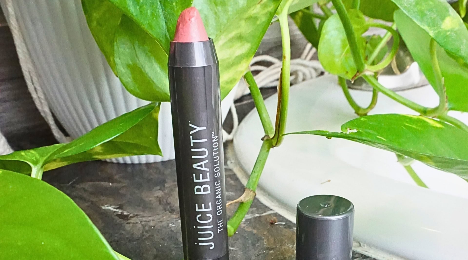 Image by Sustainable Jungle (Juice Beauty) (sustainable-makeup-brands)