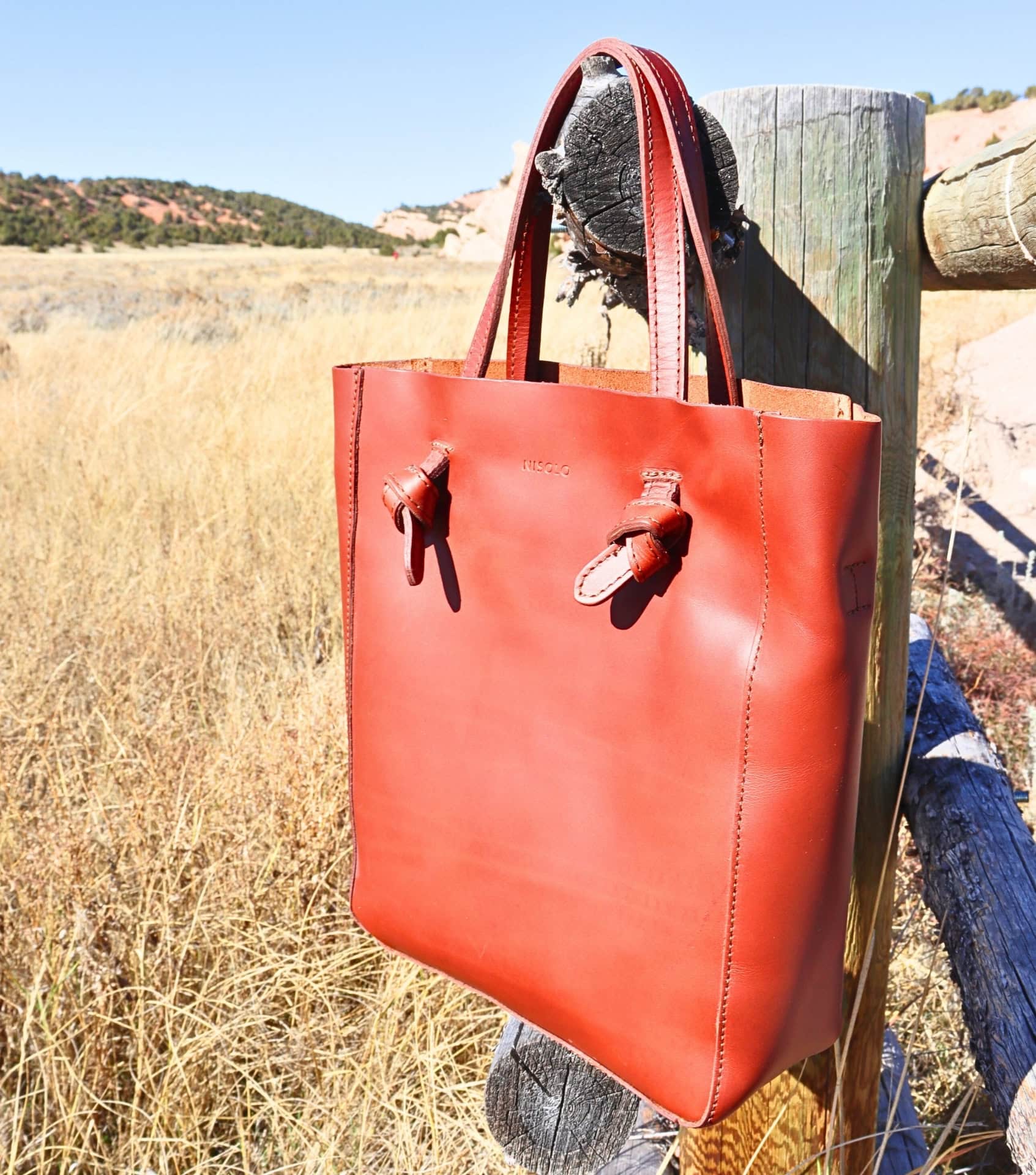 Image by Sustainable Jungle (Nisolo) (sustainable-bags-purses) (2)