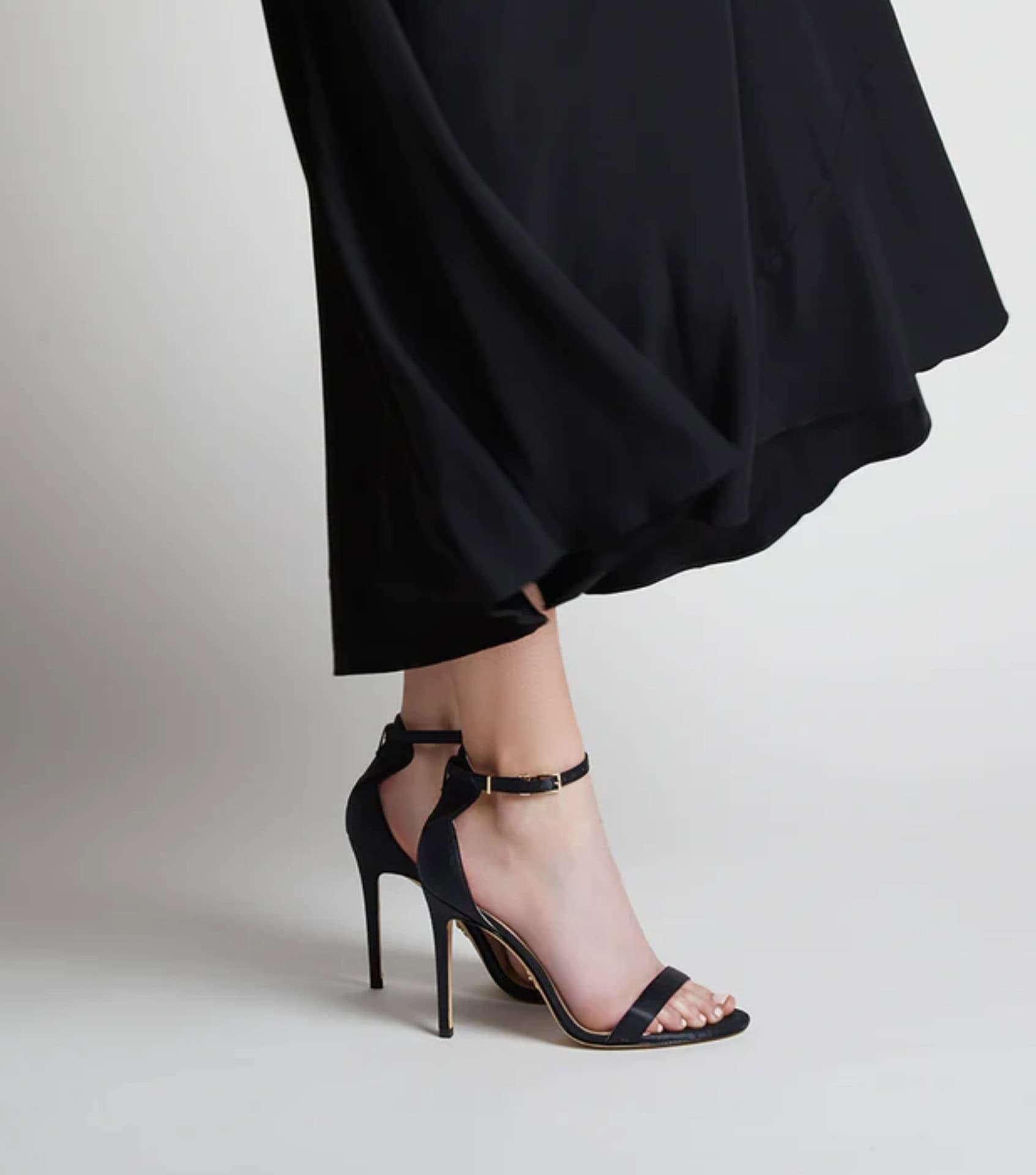 Image by VEERAH (sustainable-sandals)