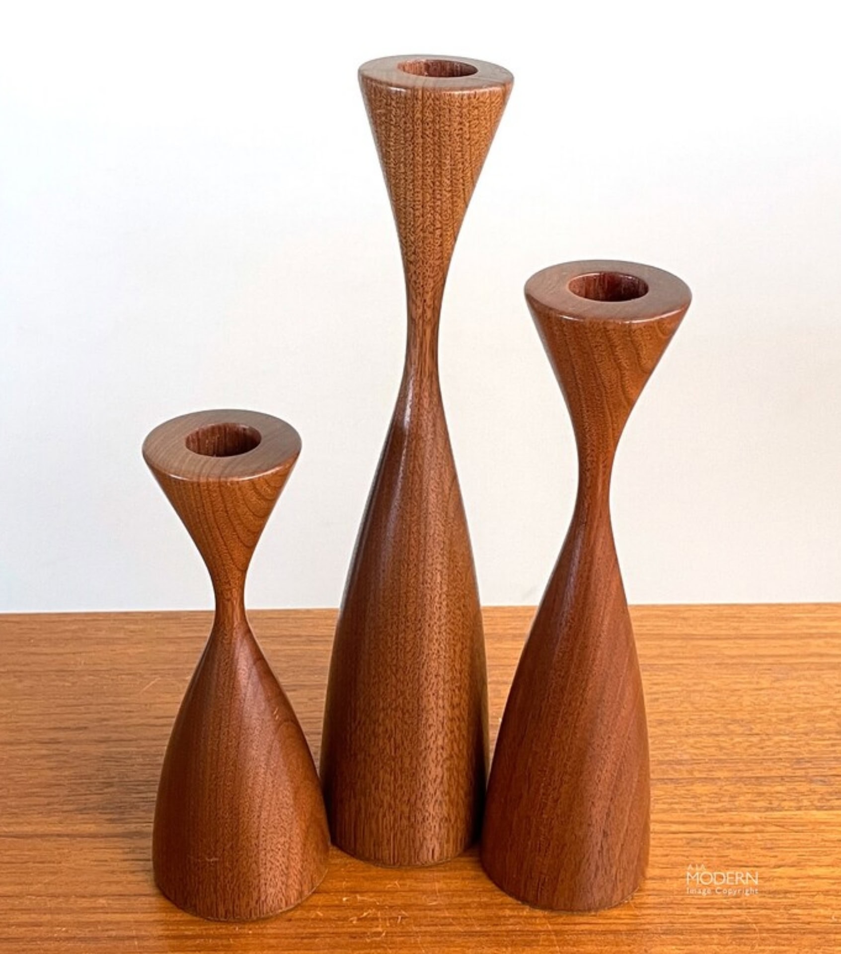 Image by A La Modern (vintage-home-decor)