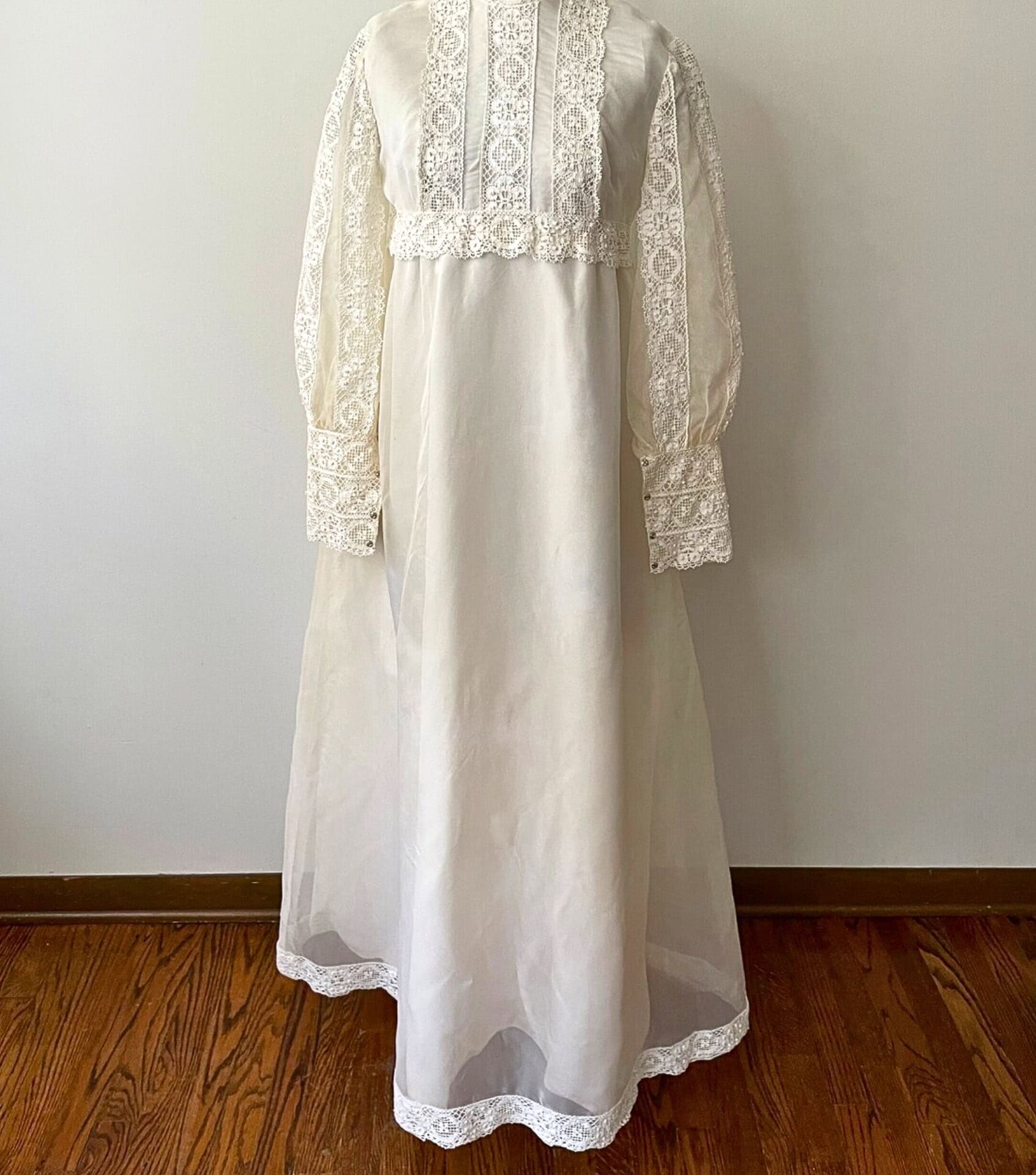 Image by Apricot Vintage (sustainable-wedding-dresses) (2)