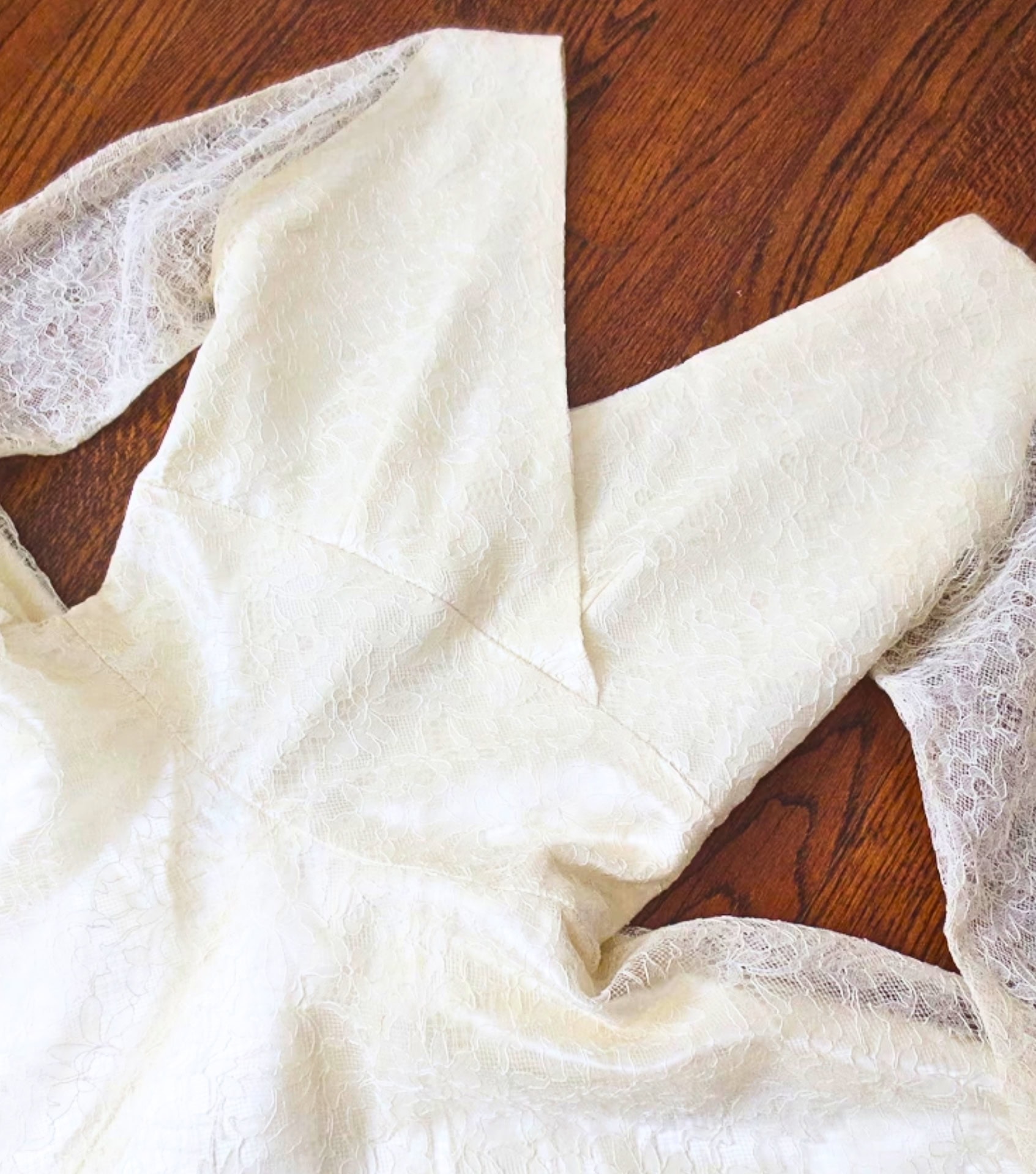 Image by Apricot Vintage (sustainable-wedding-dresses)