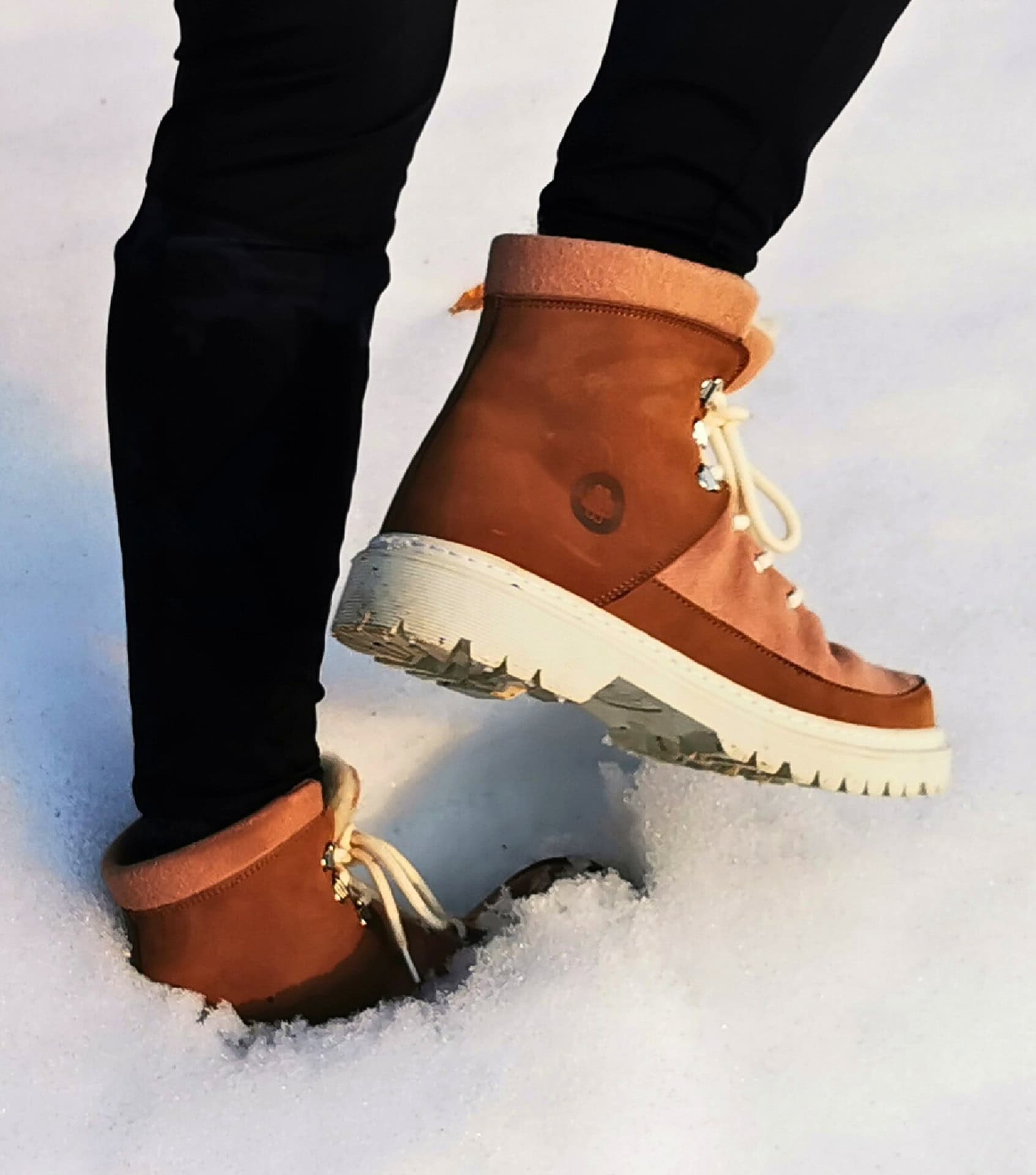 Image by Baabuk (sustainable-hiking-boots) (2)