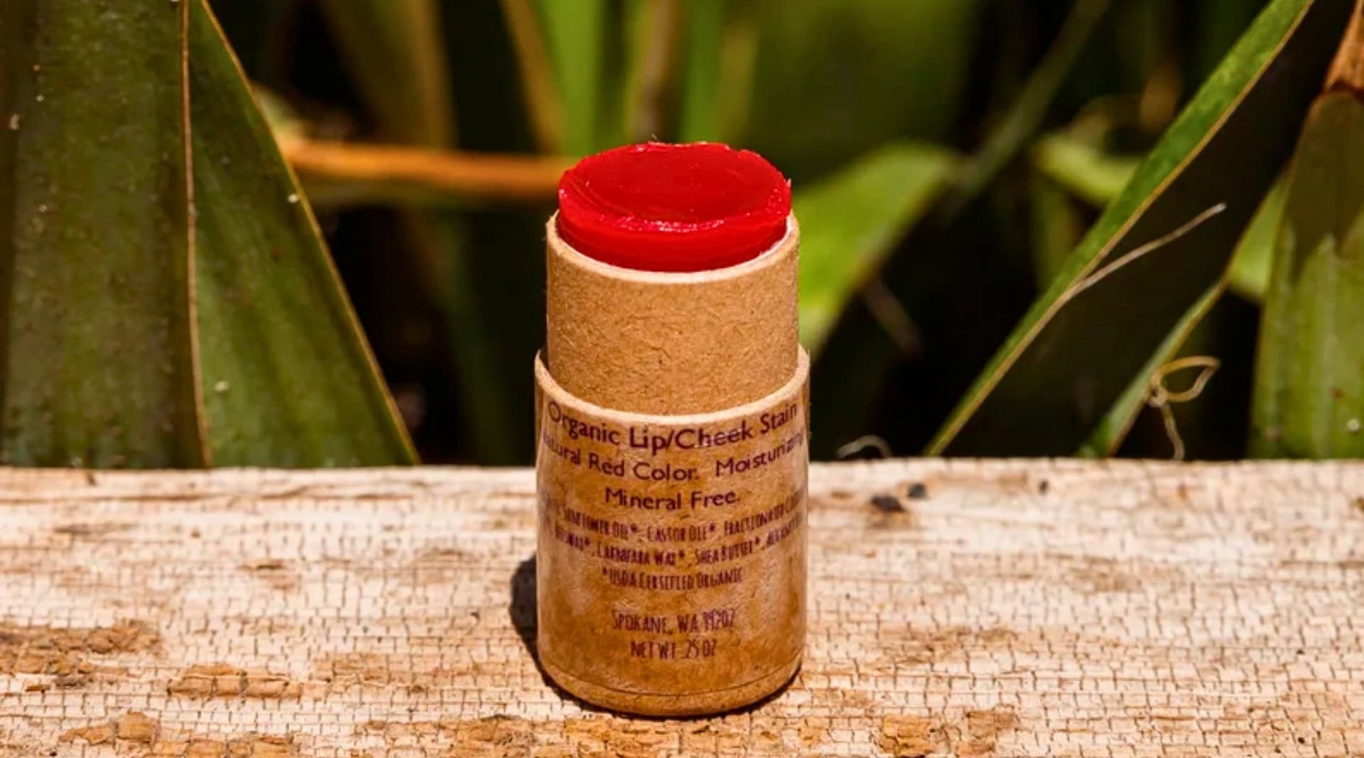 Image by Bee You Organics (natural-organic-makeup)