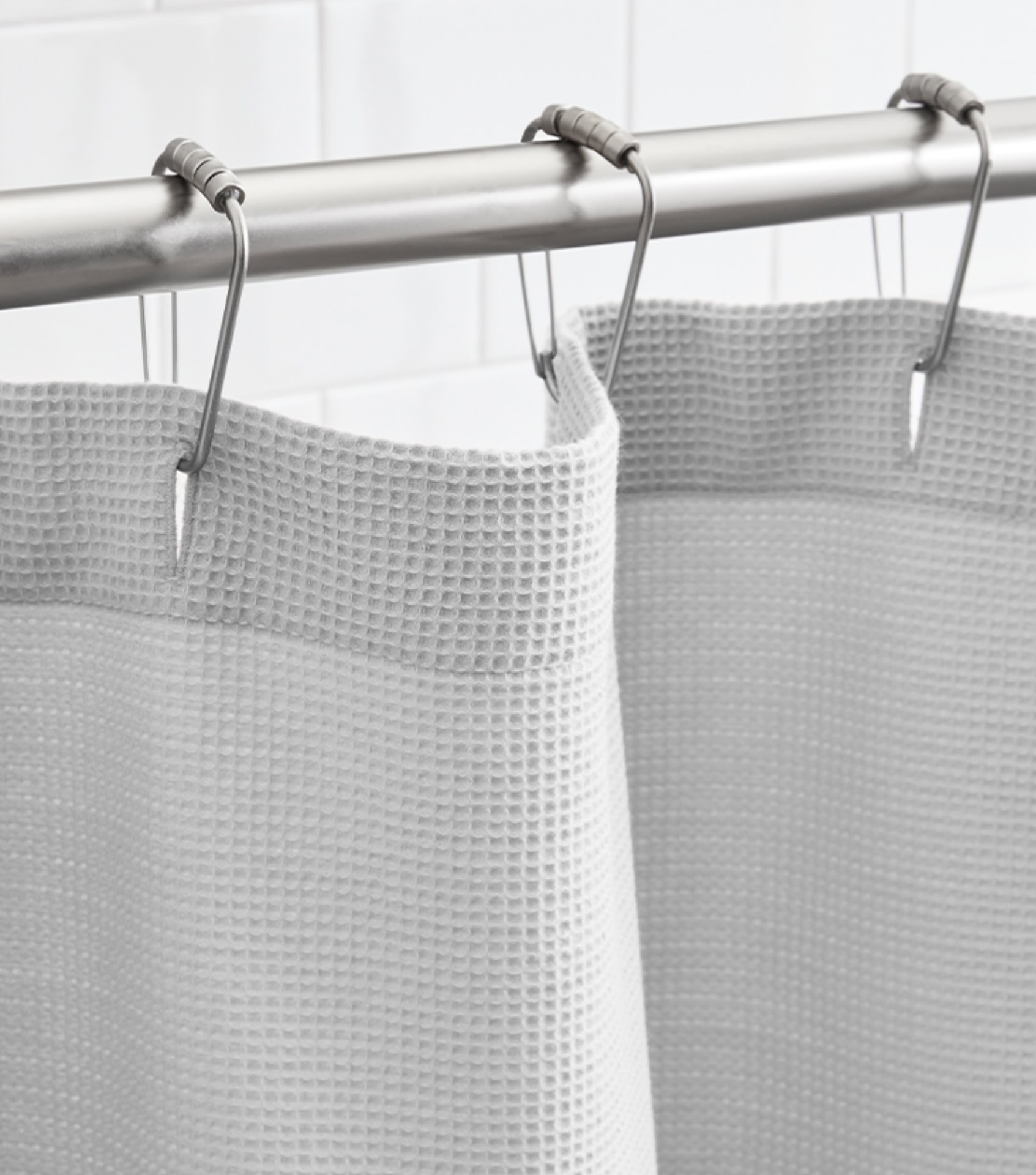 Image by Boll & Branch (non-toxic-shower-curtain) (2)