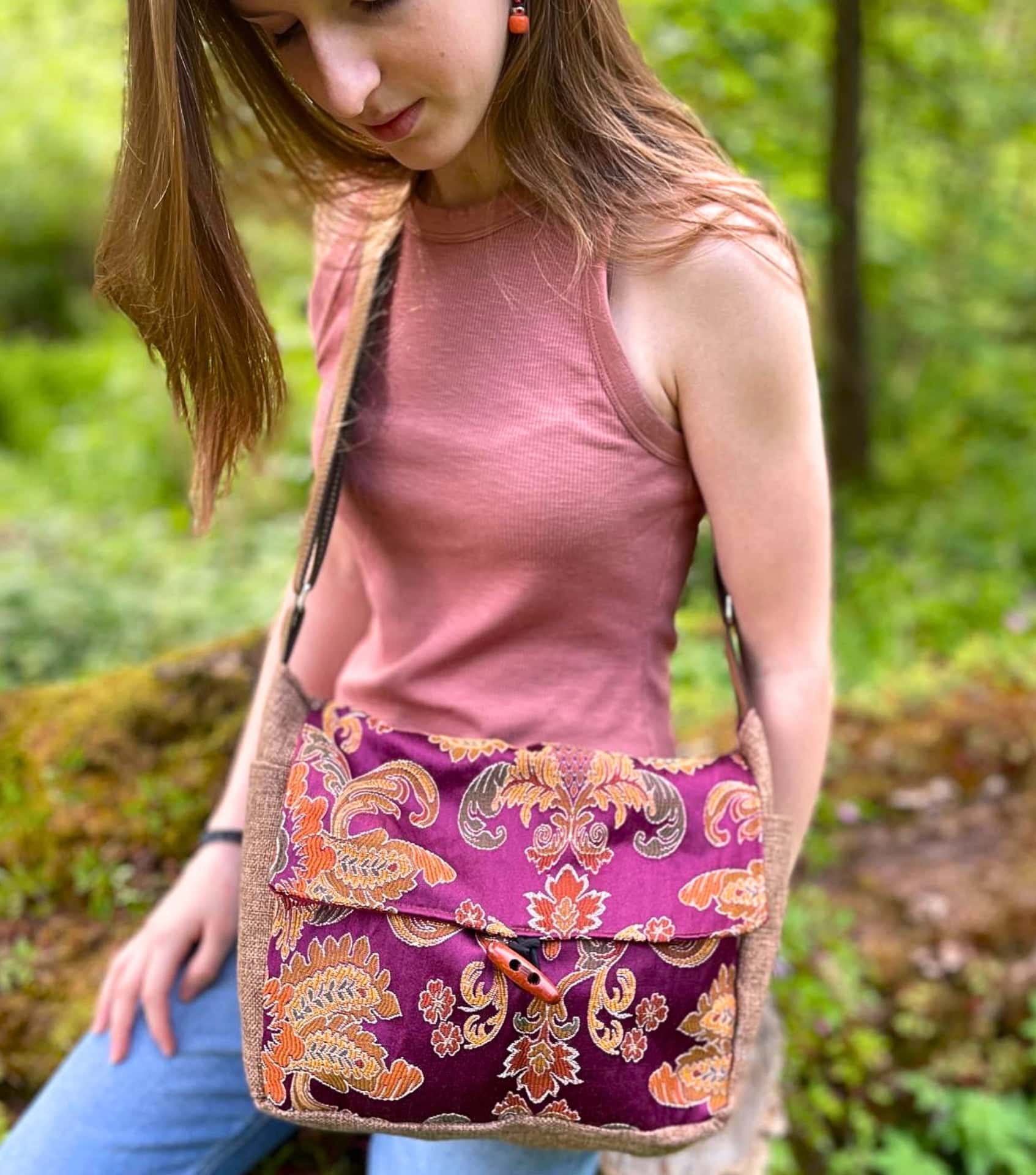 Image by Carry Courage (sustainable-crossbody-bags) (2)