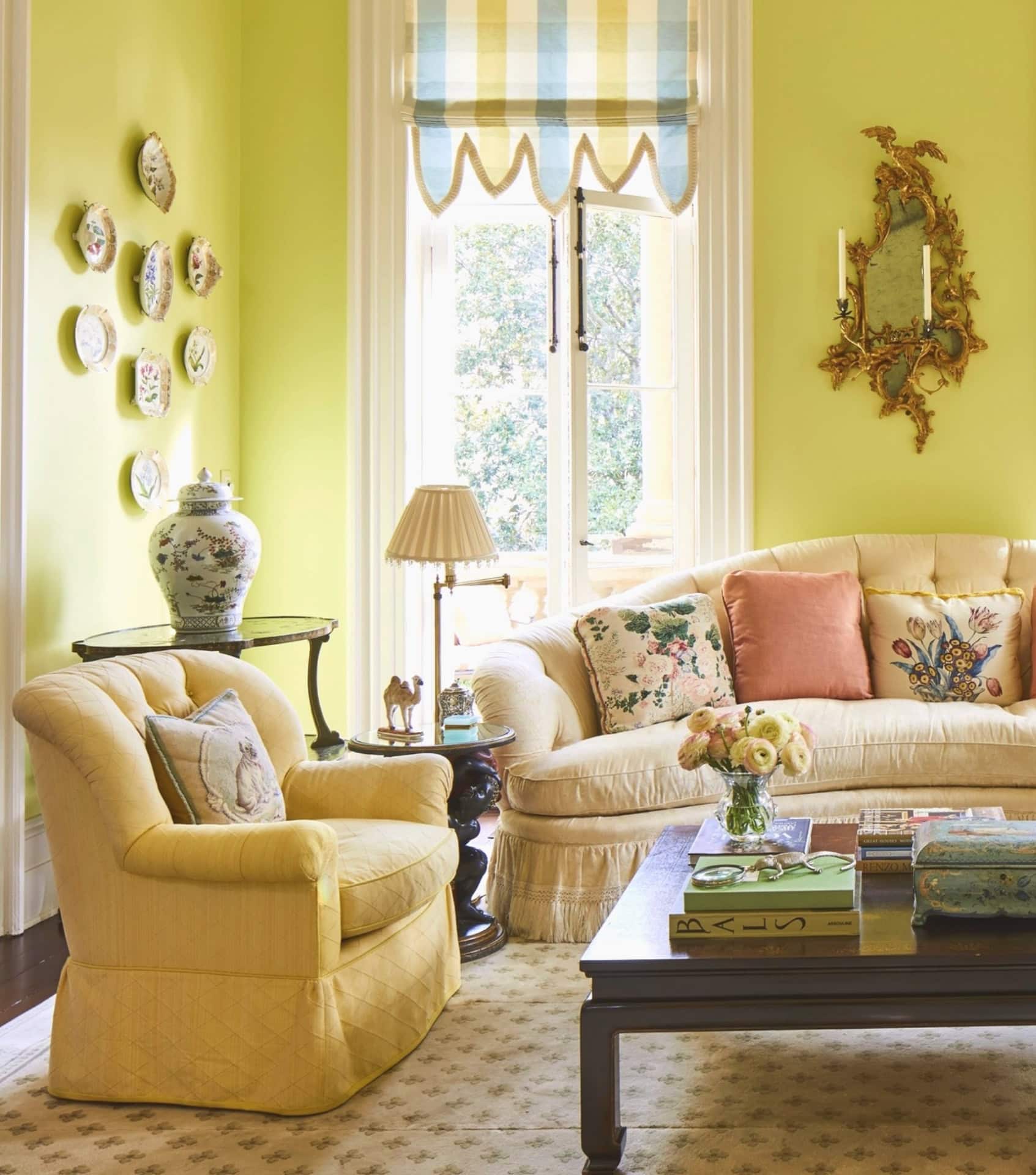 Image by Chairish (vintage-home-decor)