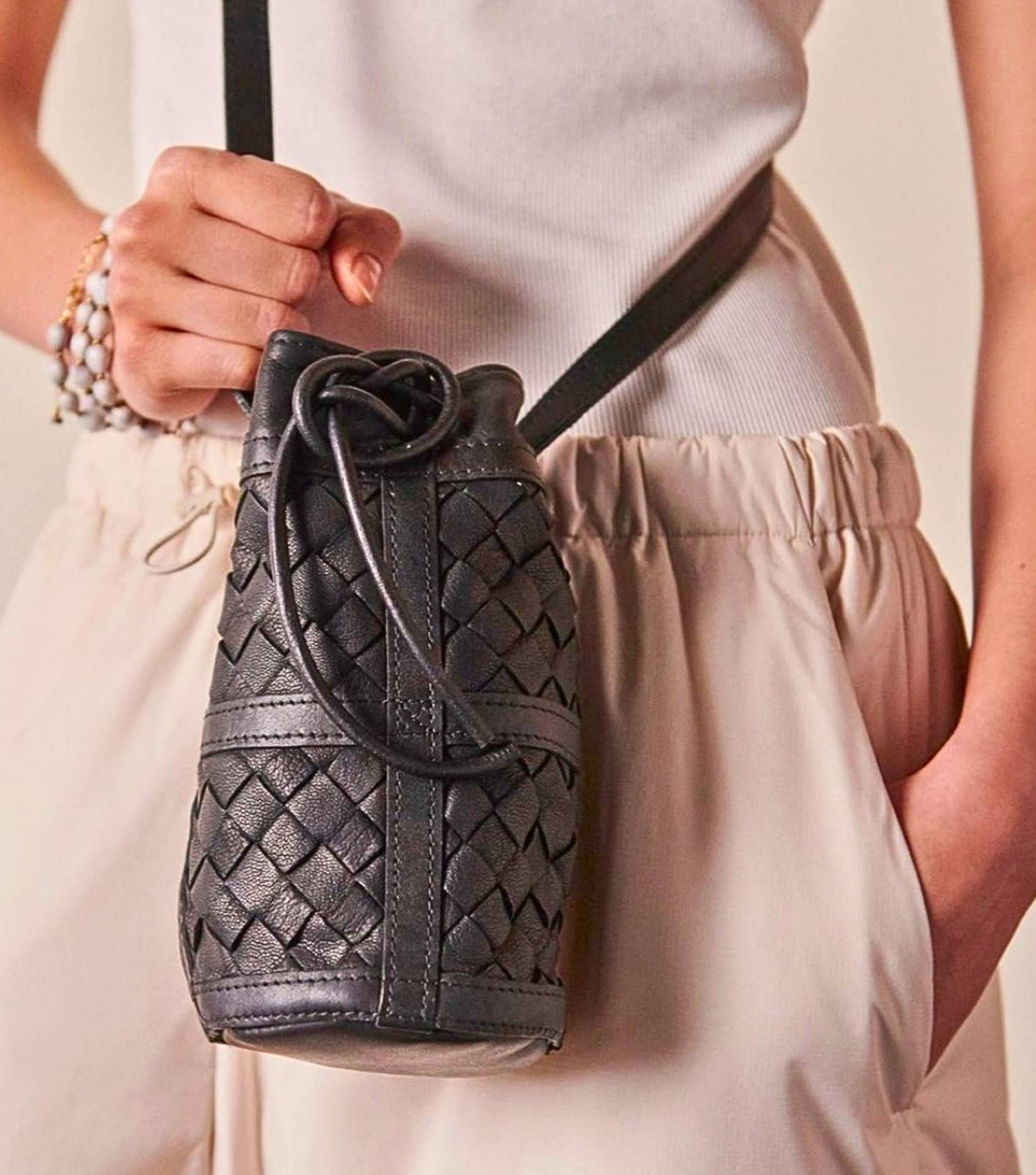 Image by Deux Mains (sustainable-crossbody-bags) (2)