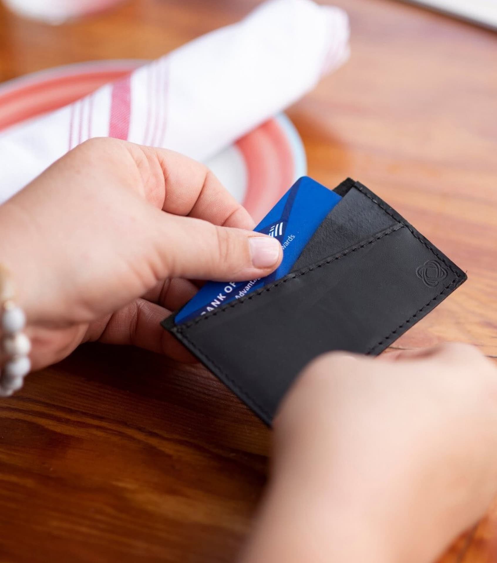 Image by Deux Mains (sustainable-wallets) (2)