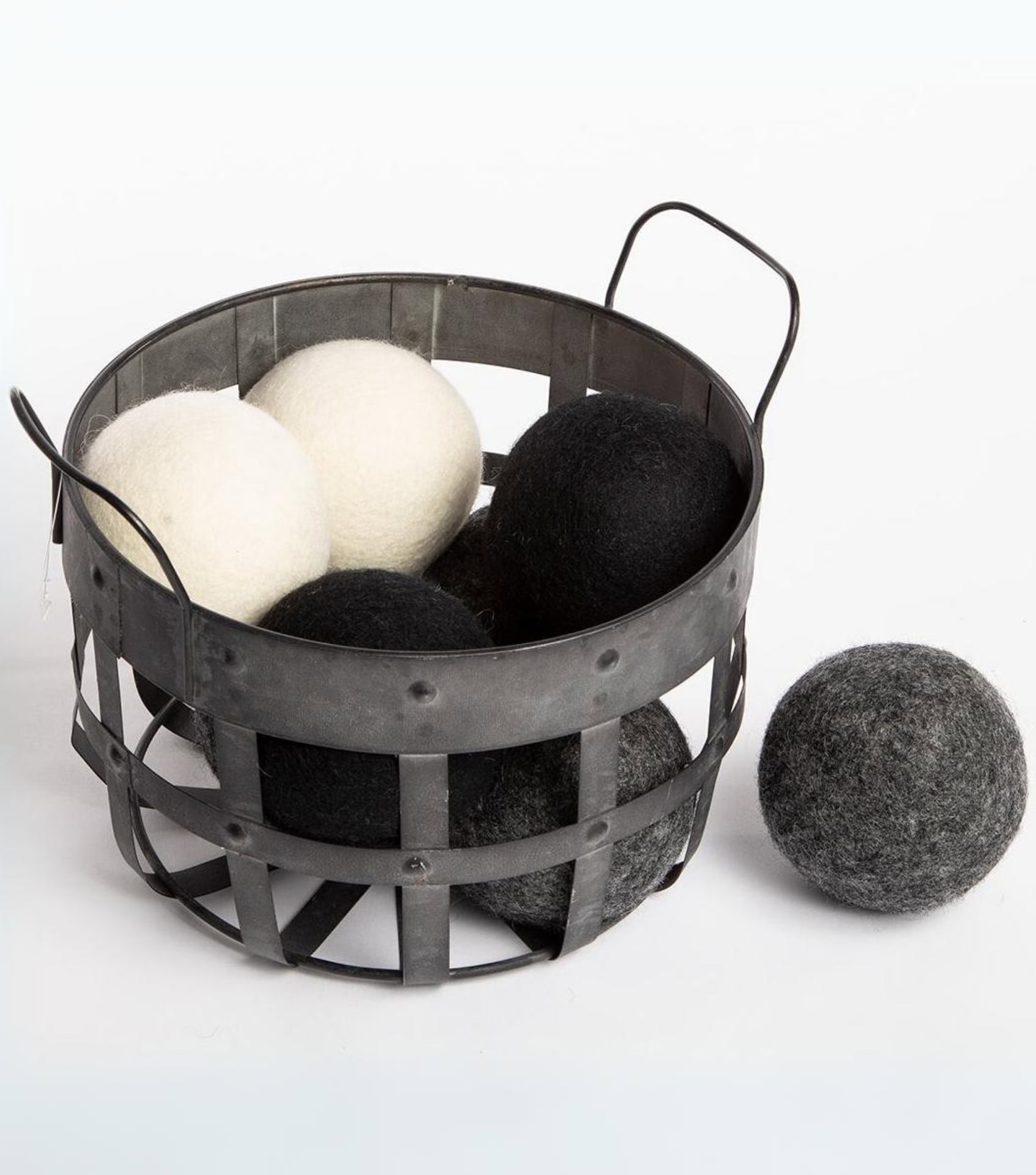 Image by Dropps (sustainable-dryer-balls)
