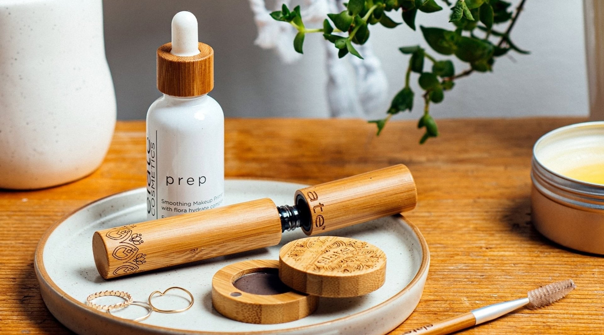 Image by Elate Cosmetics (natural-organic-makeup)