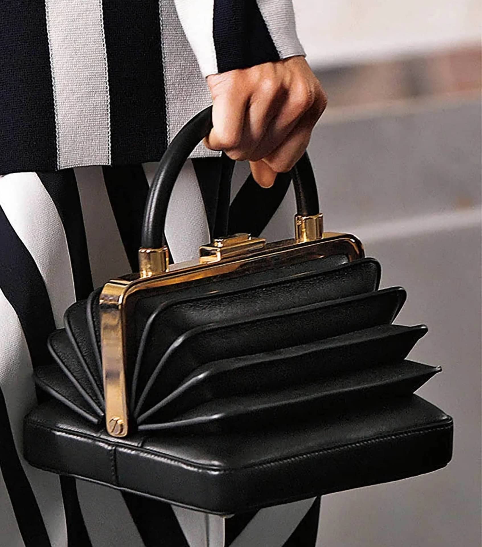 Image by Gabriela Hearst (sustainable-luxury-brands) (2)