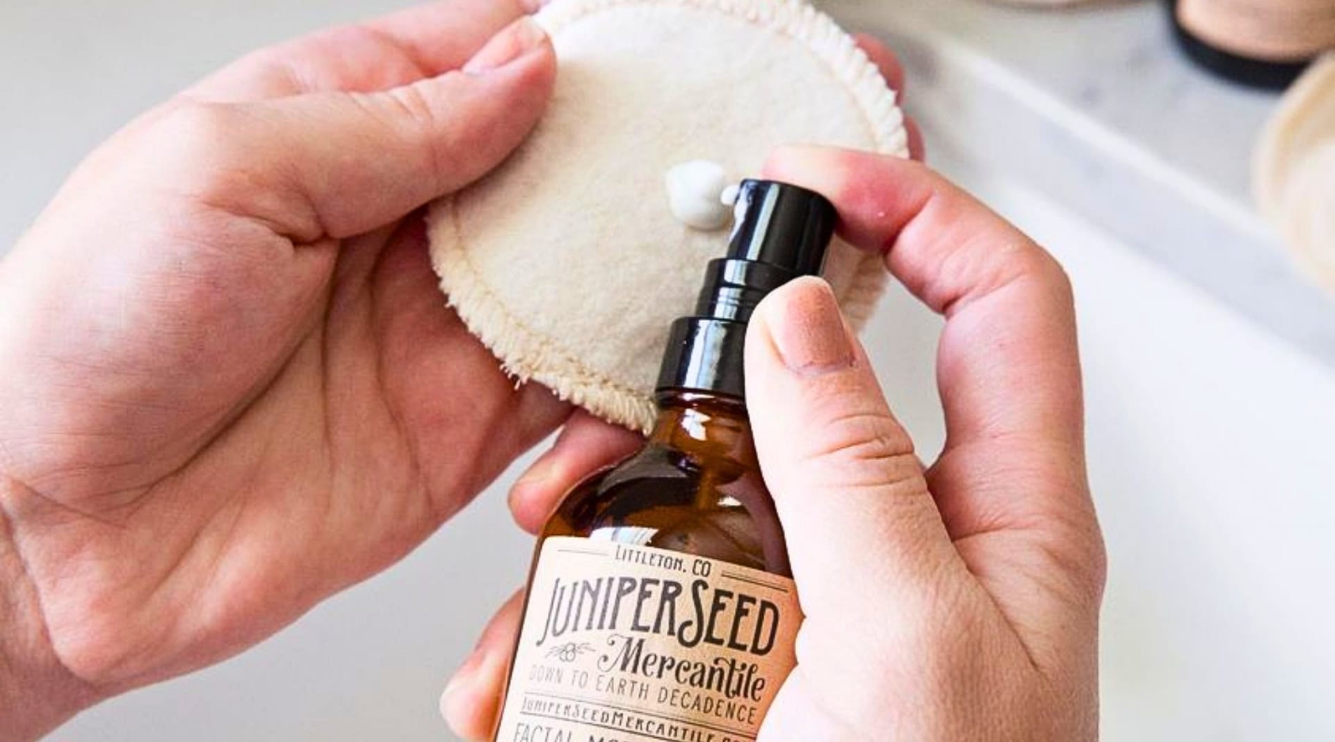 Image by Juniperseed Mercantile (sustainable-makeup-remover)