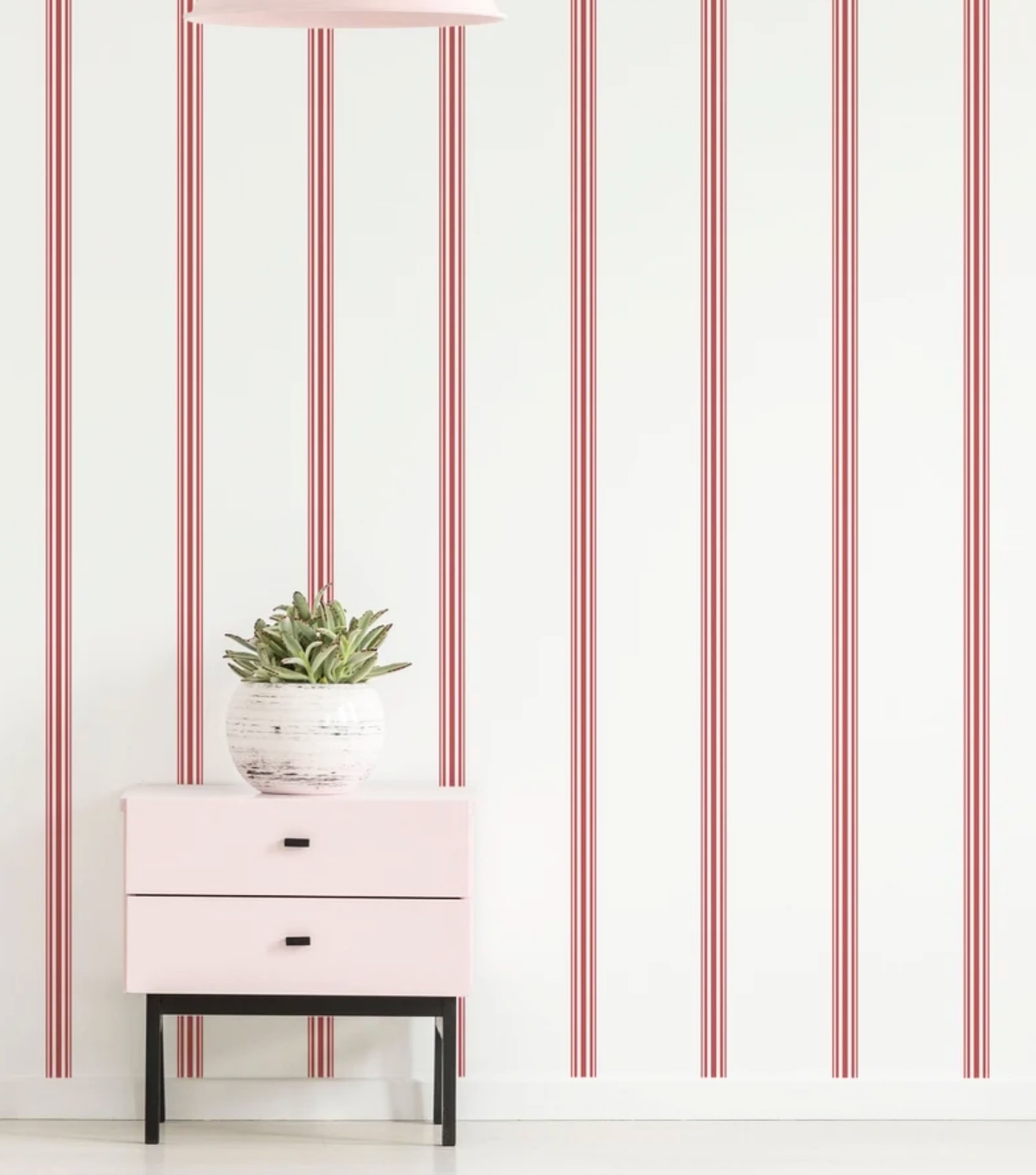 Image by La Grand Classique (non-toxic-wallpaper)