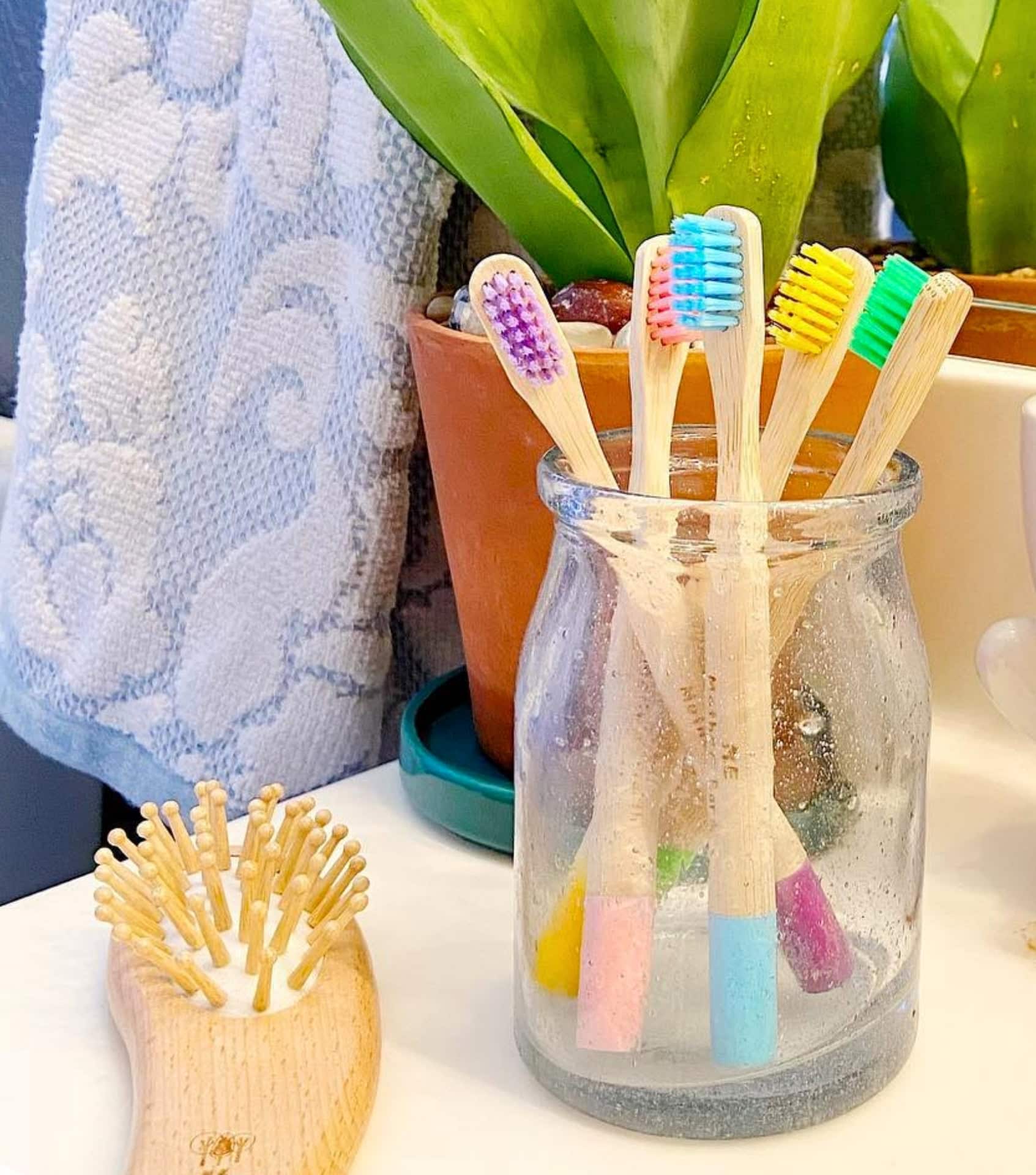 Image by Me Mother Earth (sustainable-toothbrushes) (2)