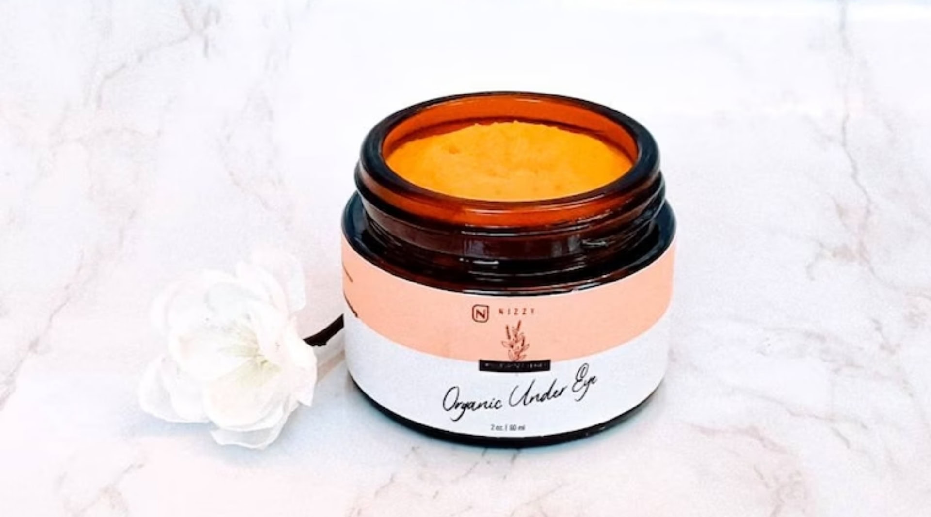 Image by Nizzy Naturals (natural-eye-creams)