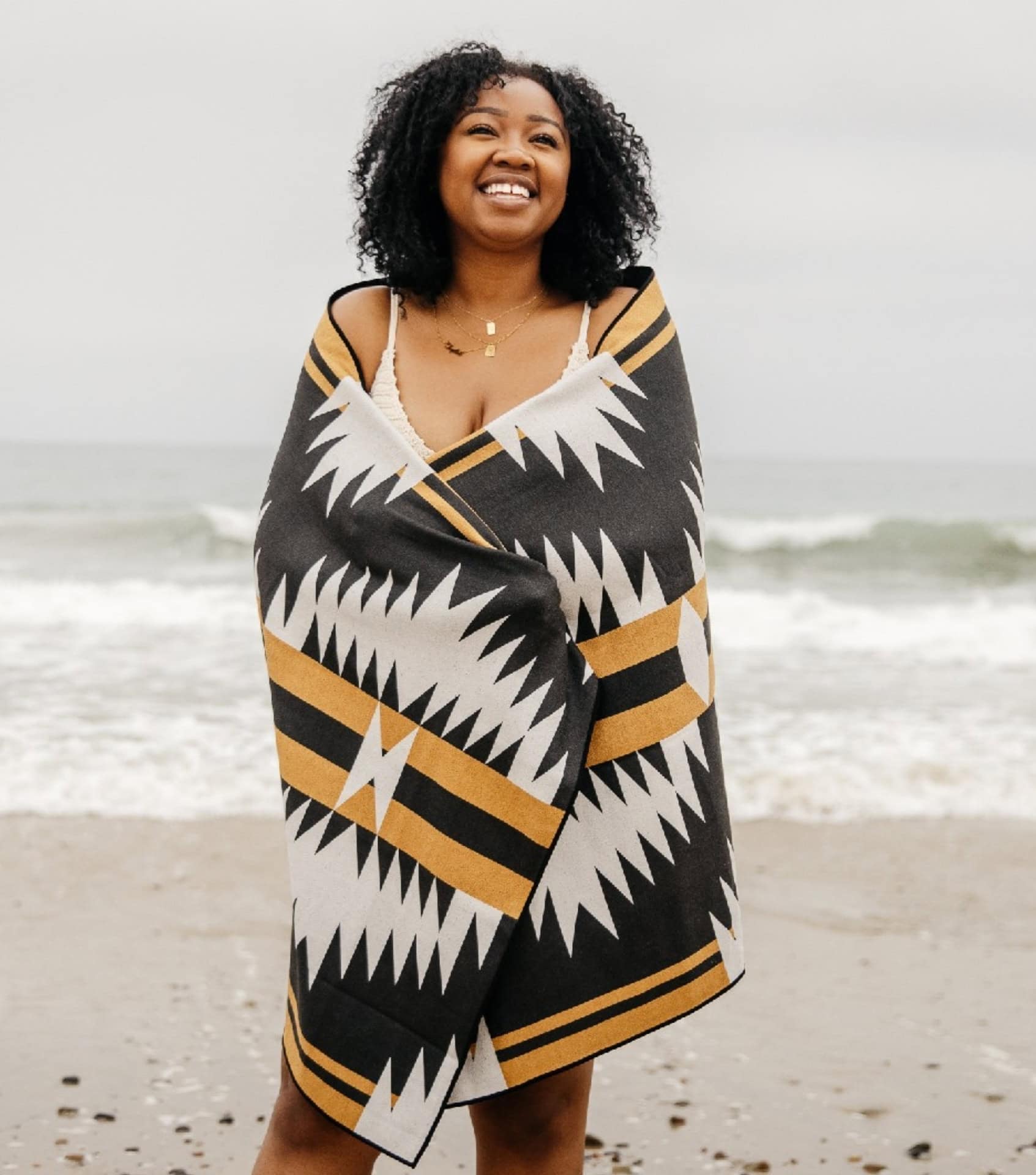 Image by Nomadix (sustainable-beach-towels) (2)