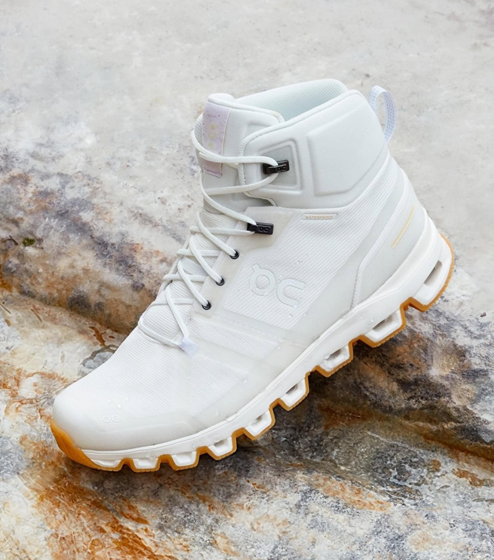 Image by On (vegan-hiking-boots) (2)