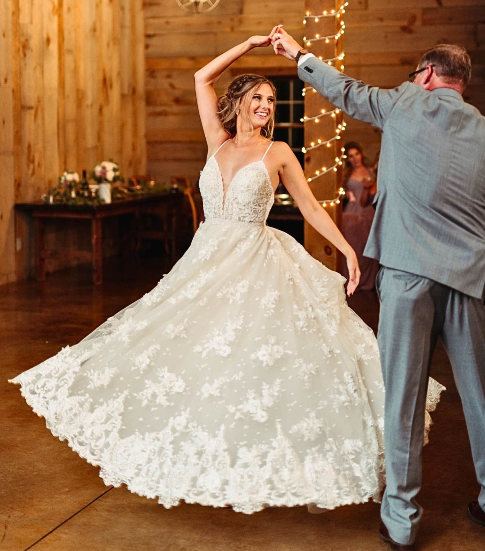 Image by Pre-Owned Wedding Dresses (sustainable-wedding-dresses)