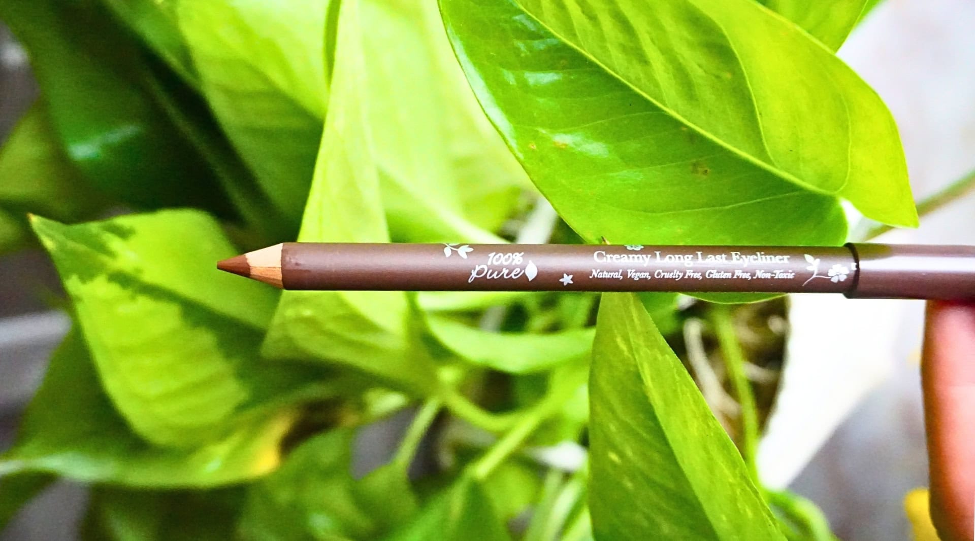 Image by Sustainable Jungle (100% Pure) (natural-organic-makeup)