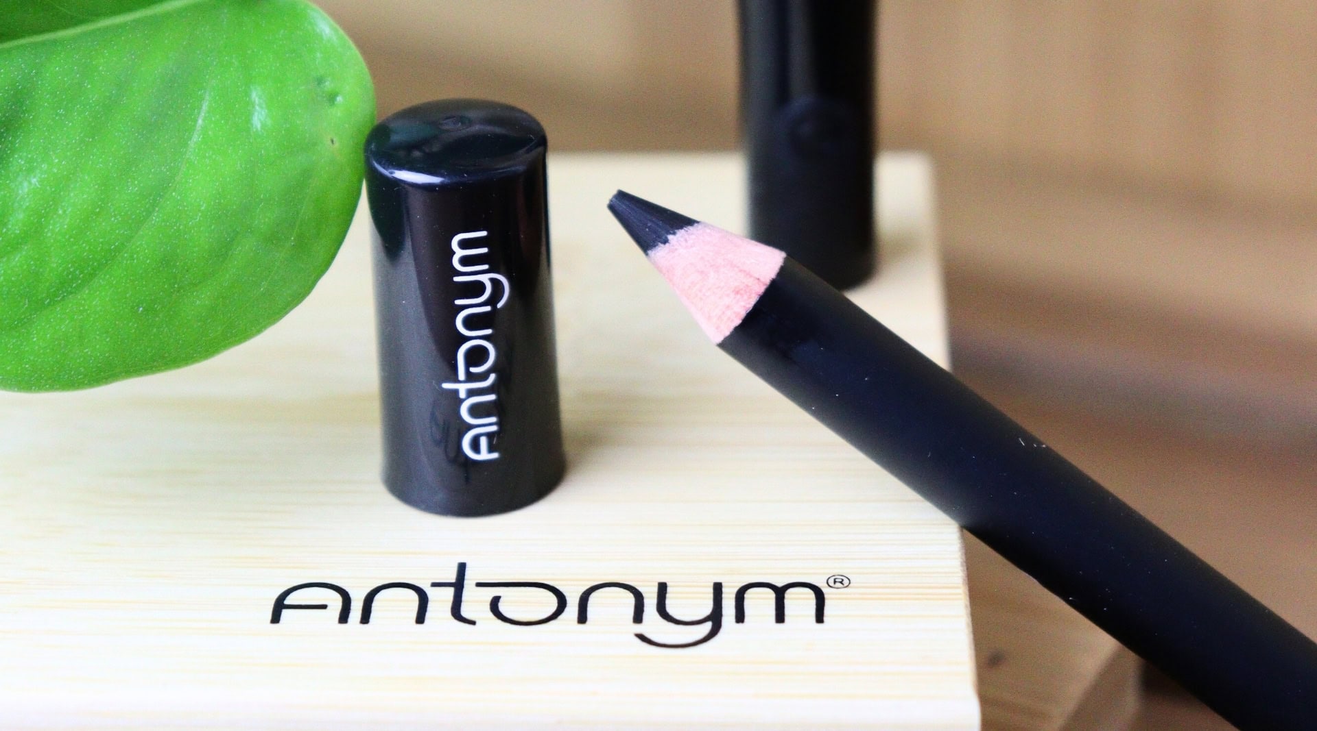 Image by Sustainable Jungle (Antonym Cosmetics) (organic-eyeliner)