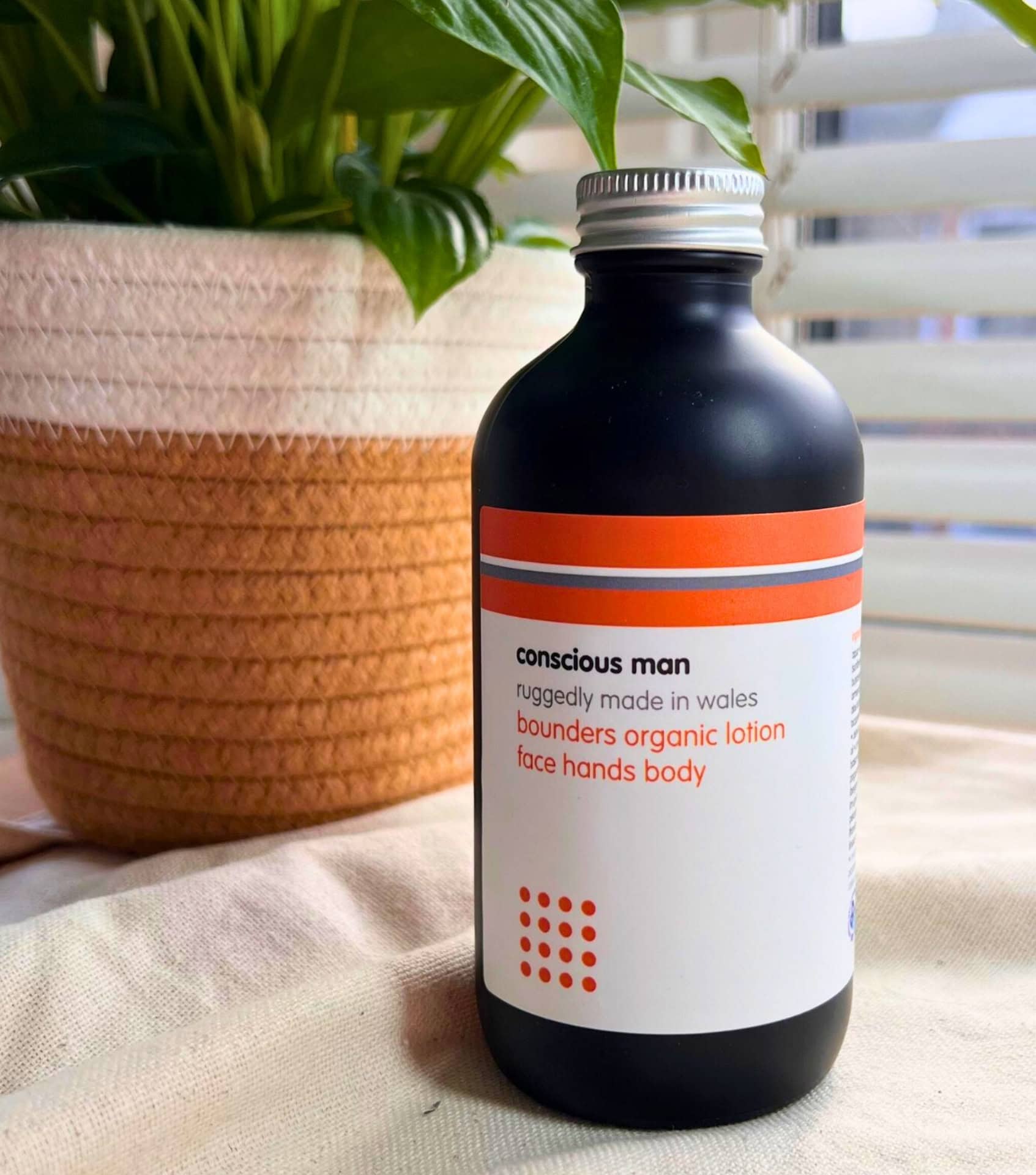 Image by Sustainable Jungle (Conscious Skincare) (eco-friendly-bathroom-products)