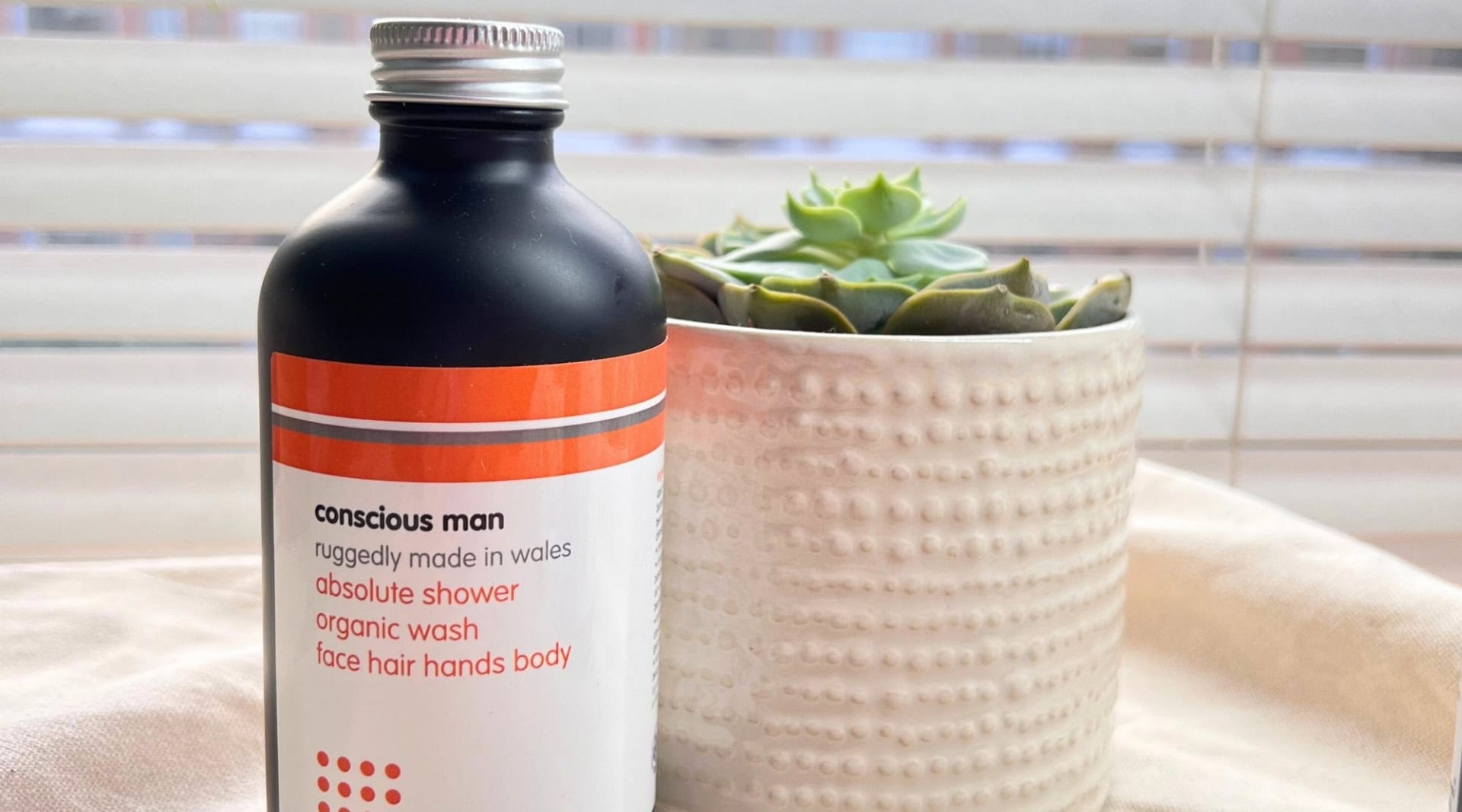 Image by Sustainable Jungle (Conscious Skincare) (organic-natural-face-wash)
