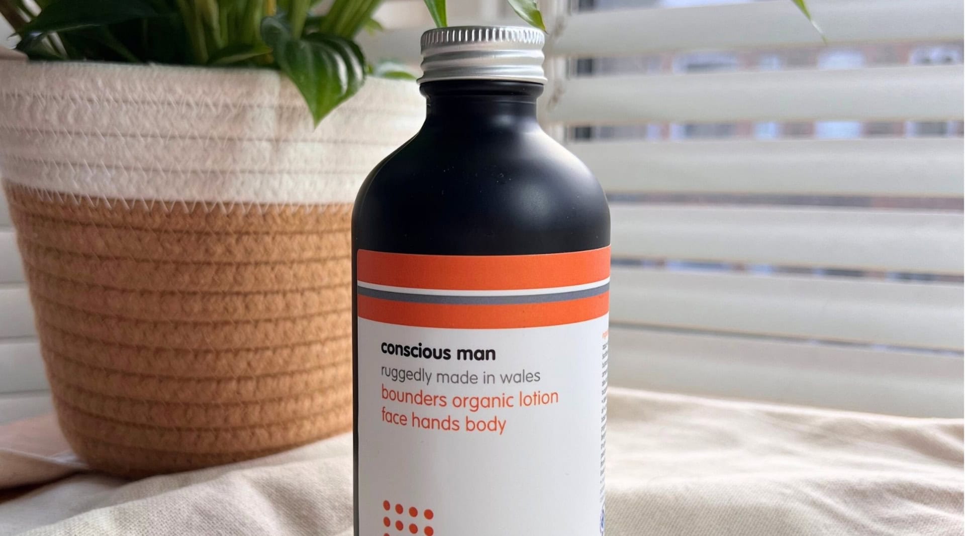 Image by Sustainable Jungle (Conscious Skincare) (refillable-beauty-products)