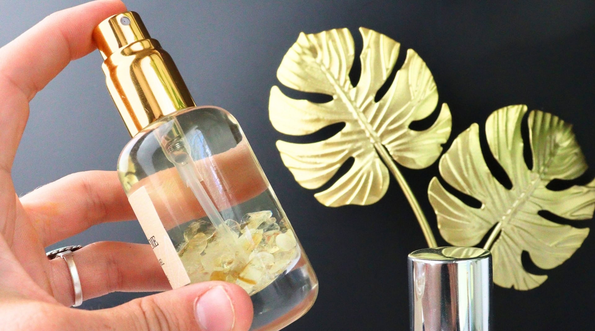 Image by Sustainable Jungle (DefineMe) (natural-non-toxic-perfume)