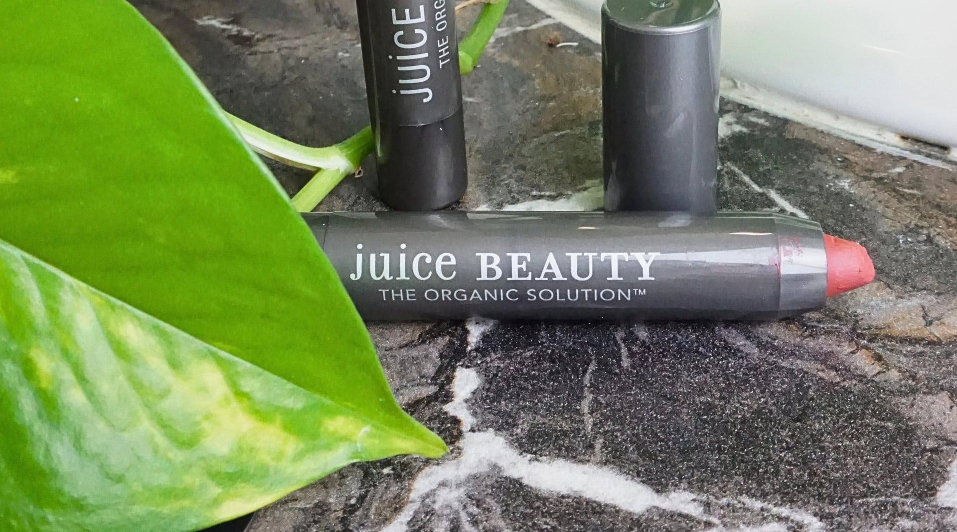 Image by Sustainable Jungle (Juice Beauty) (non-toxic-makeup)