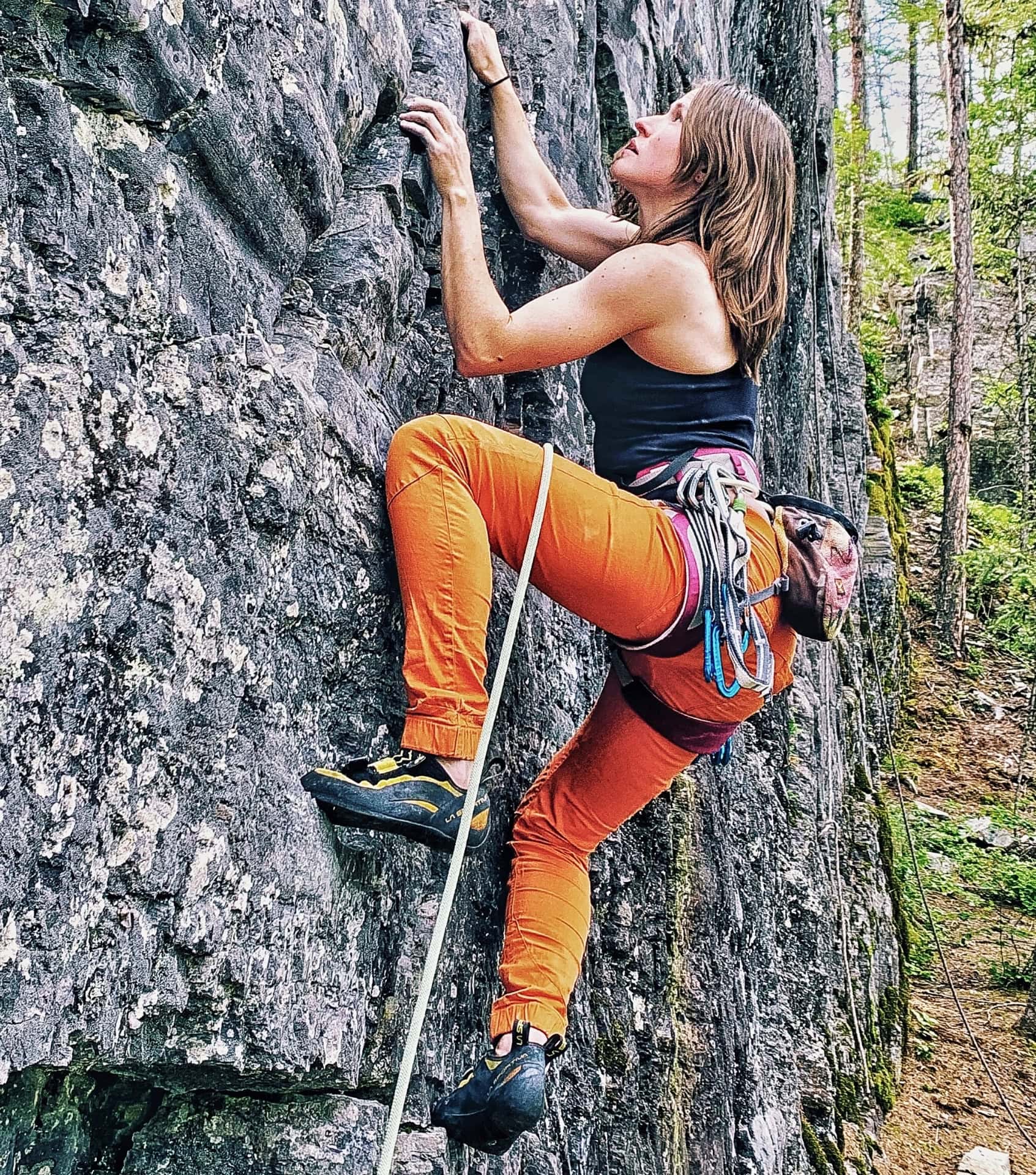 Image by Sustainable Jungle (Patagonia) (sustainable-sweatpants) (2)