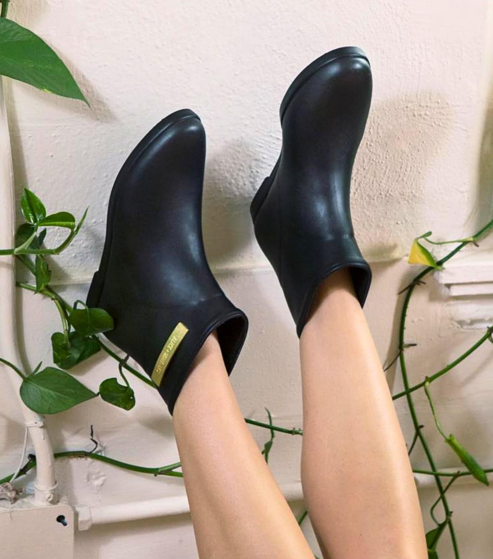 Image by Thesus (sustainable-rain-boots) (2)