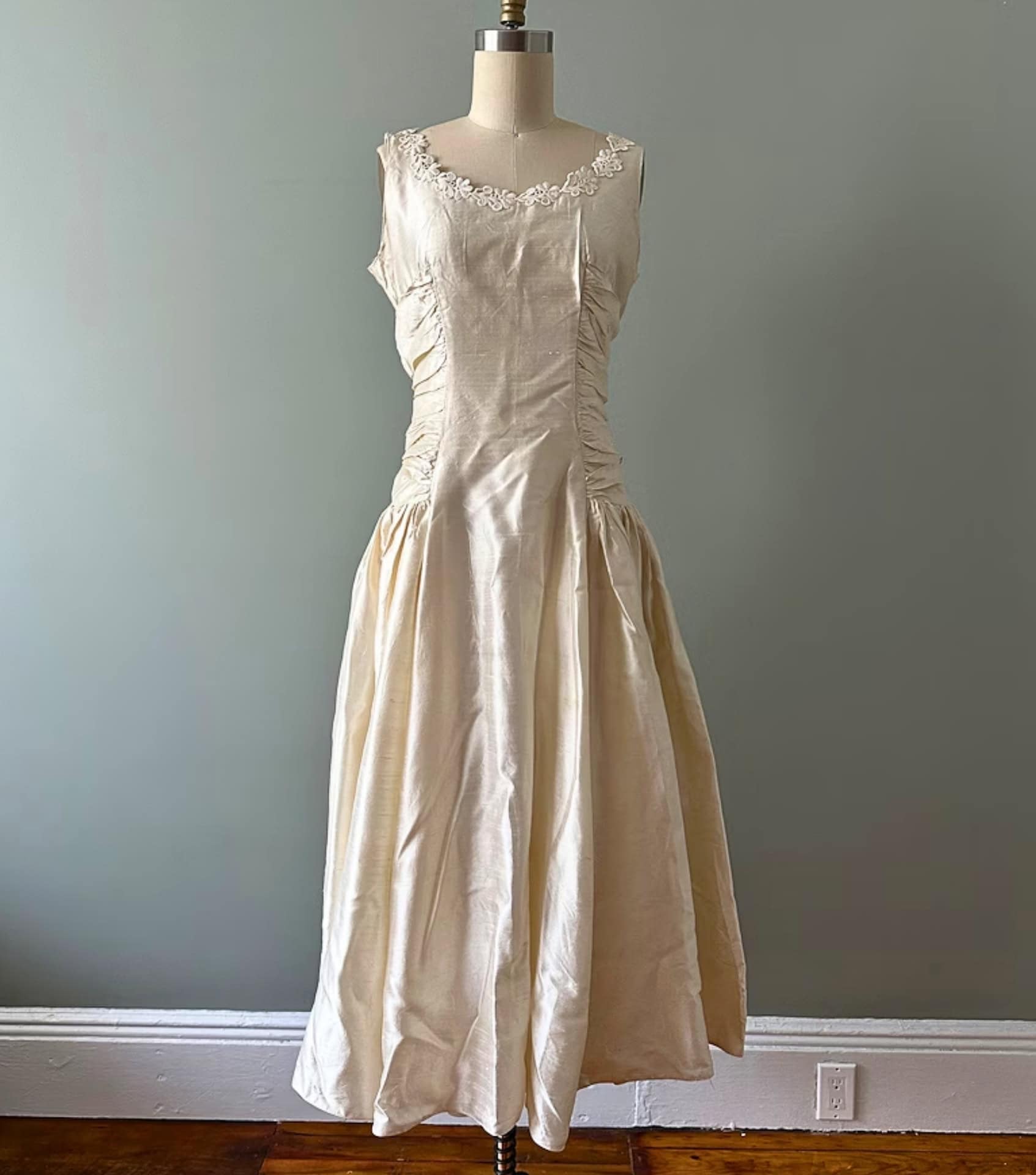Image by Velvet Pin Vintage (sustainable-wedding-dresses) (2)