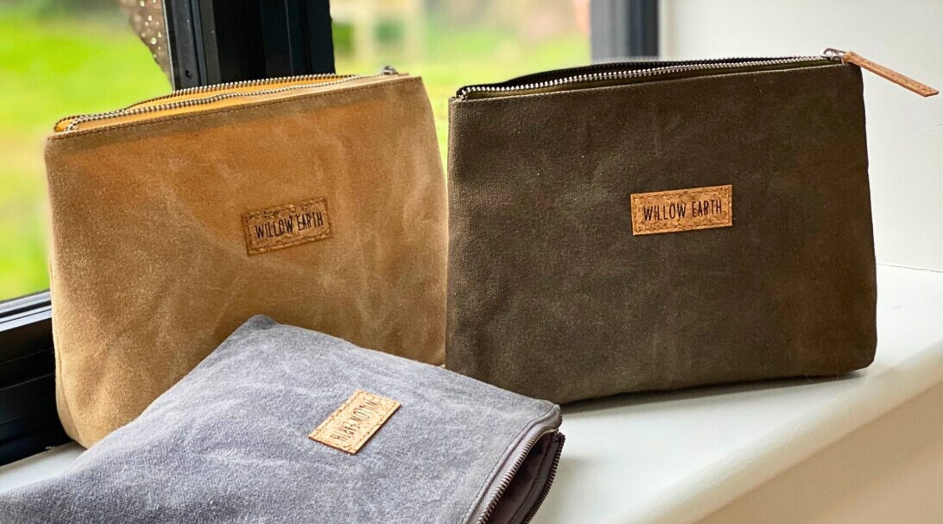 Image by Willow Earth (sustainable-makeup-bags)