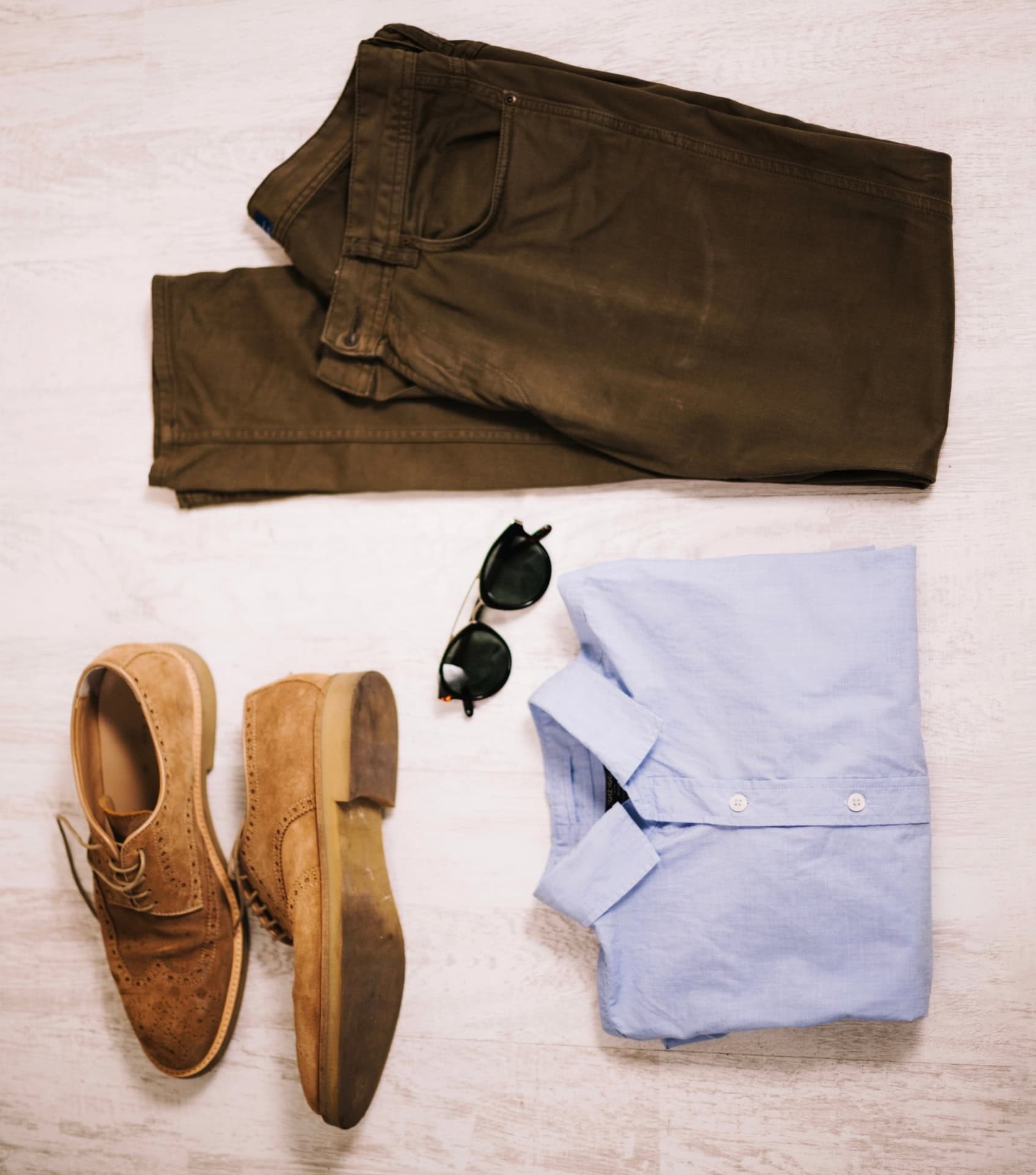 Image by alberto dima’s images (minimalist-wardrobe-men)