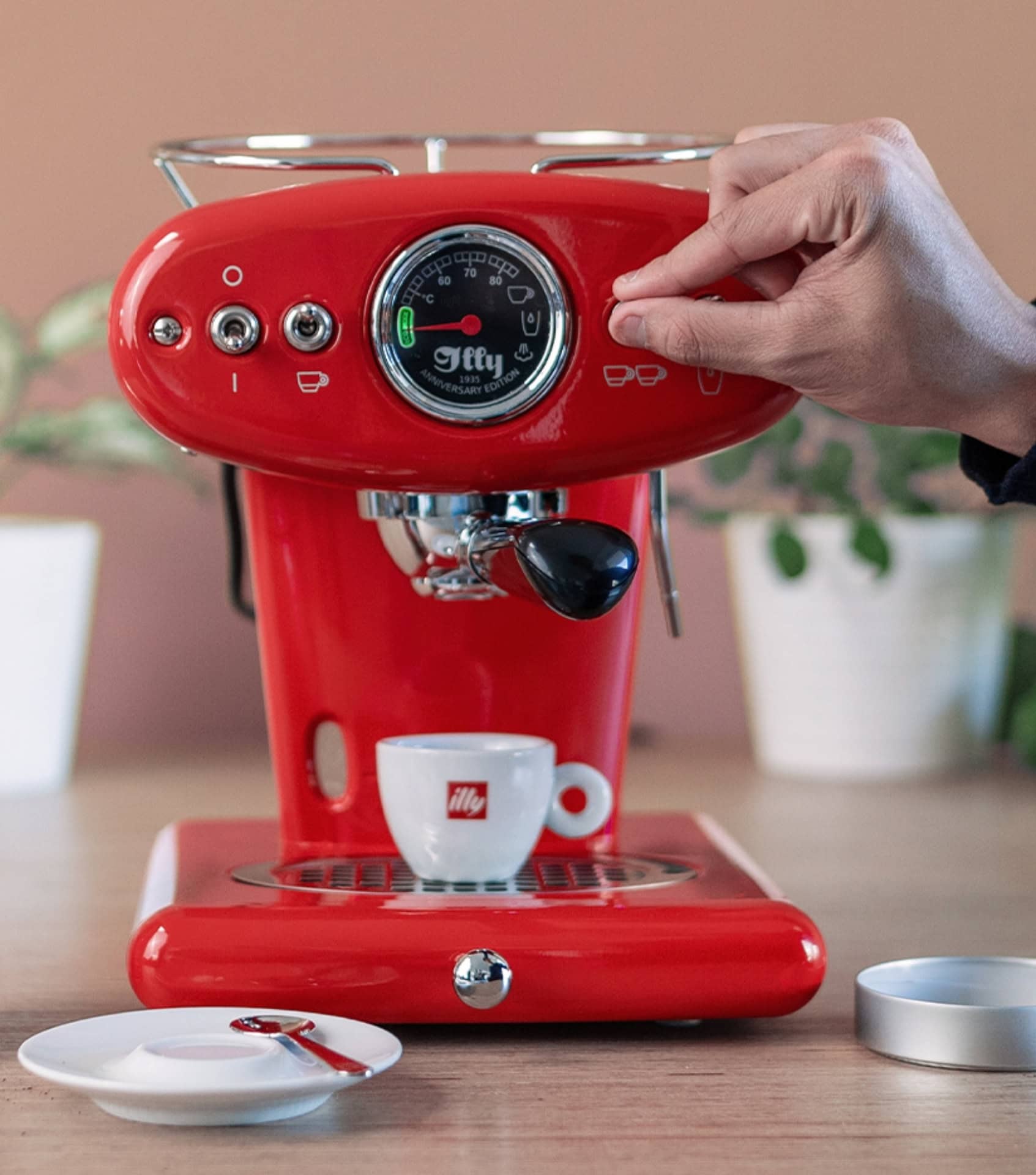 Image by illy (plastic-free-coffee-makers)