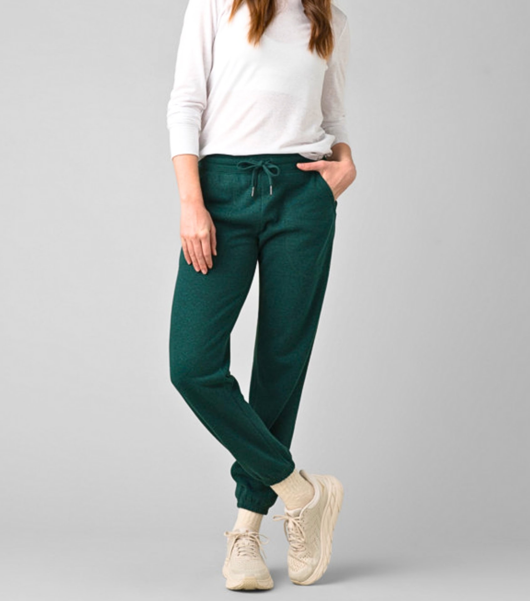Image by prAna (sustainable-sweatpants) (2)