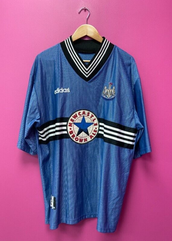 Image by Cancer Research UK Charity Shops (charity-shops-london)